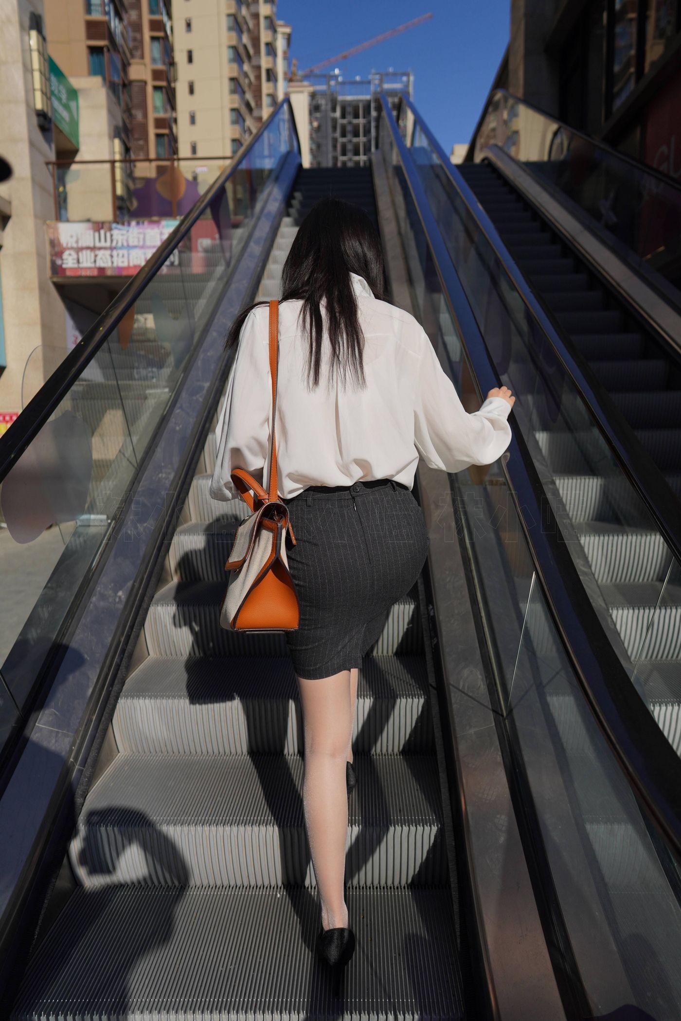 袜小喵 KT256 户外职业装 [98P]插图8