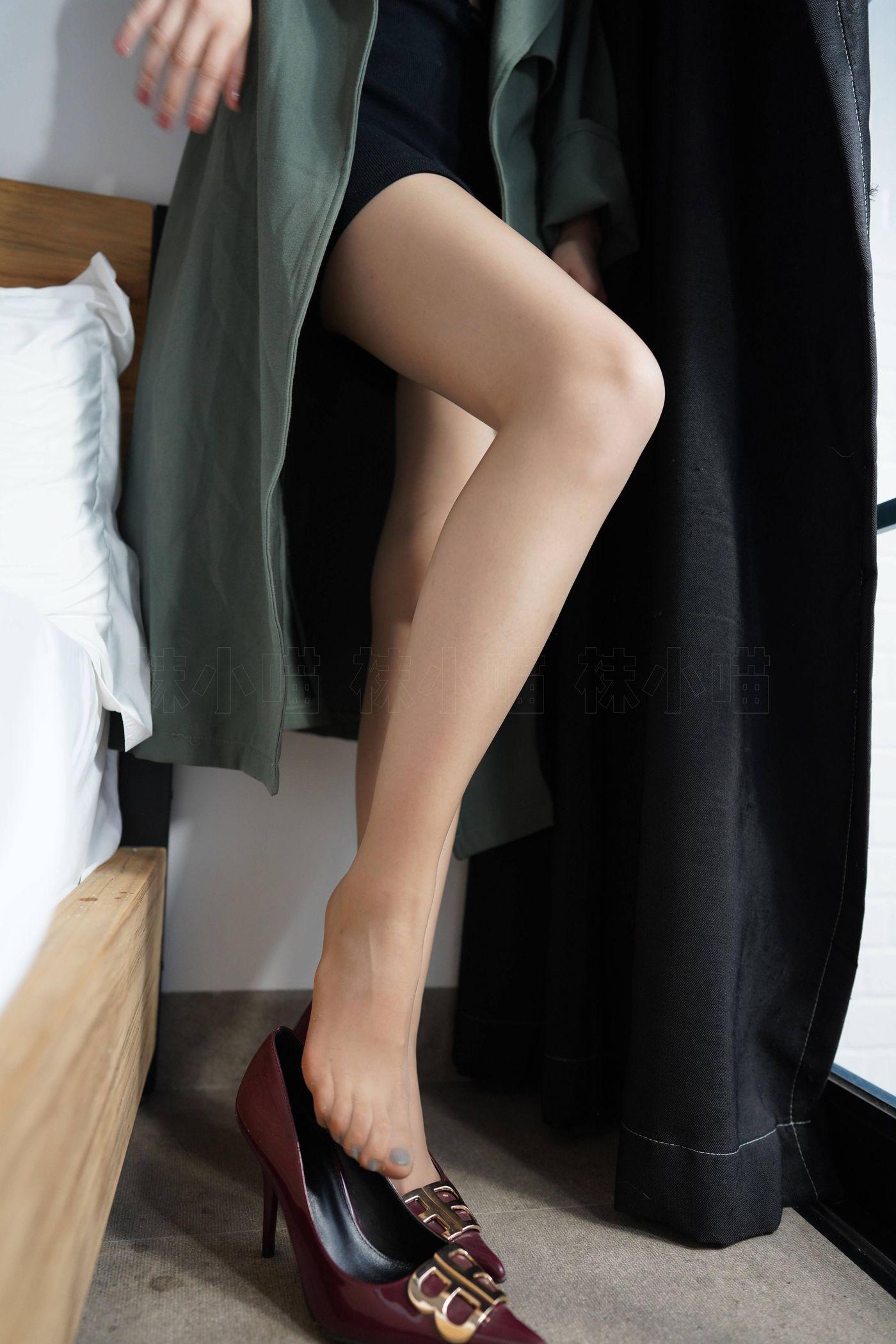 袜小喵 KT253 大衣×紧身裙 [86P]插图1