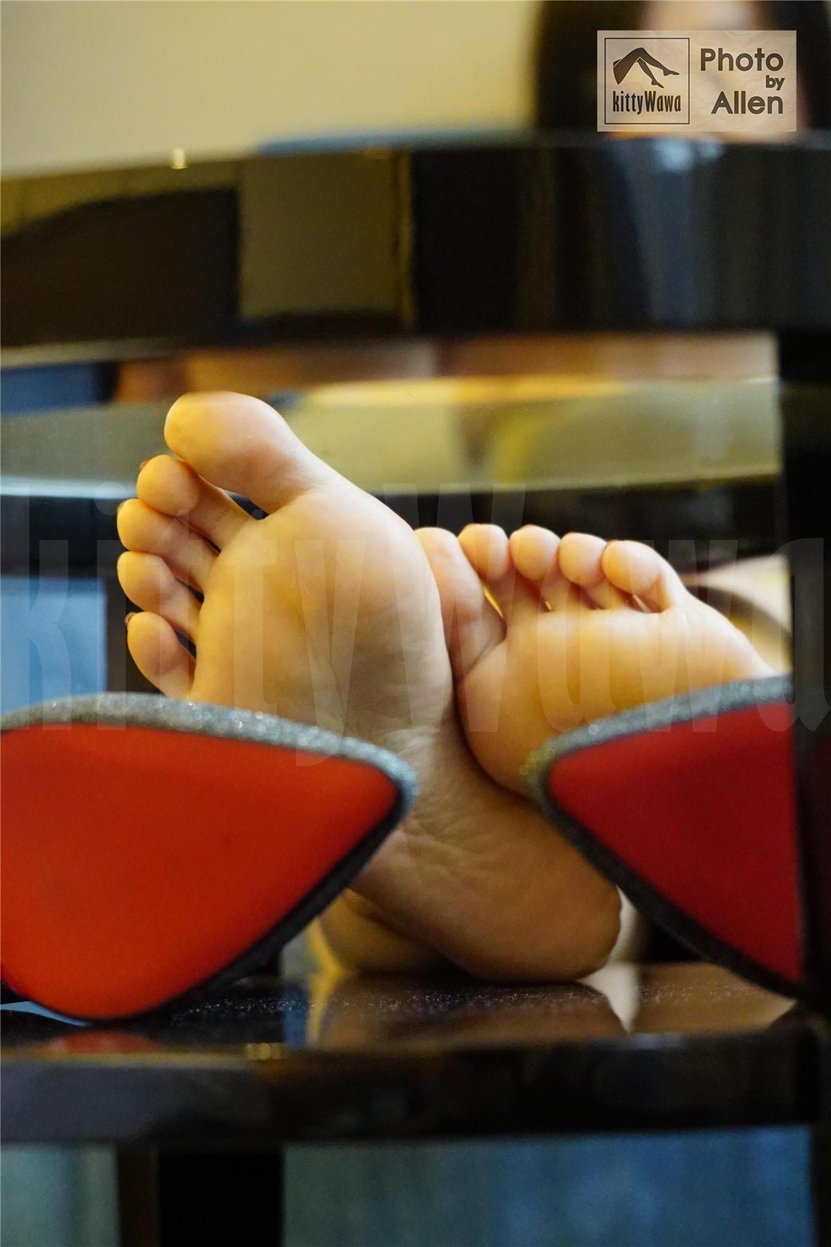 袜小喵 KT024 危险关系 [99P]插图1