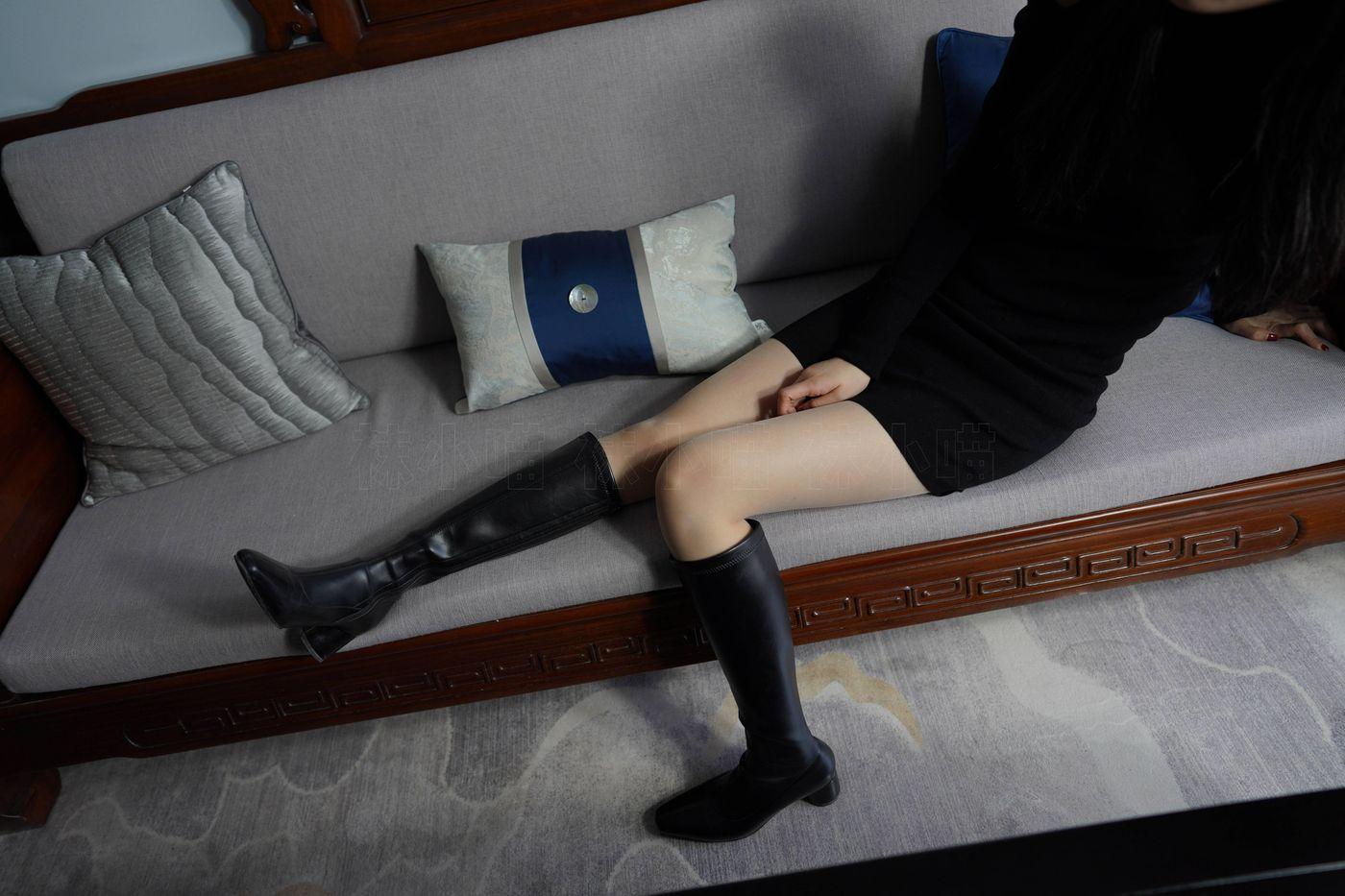 袜小喵 KT264 黑短裙与靴 [99P]插图6