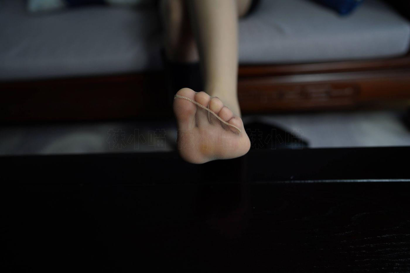 袜小喵 KT264 黑短裙与靴 [99P]插图2