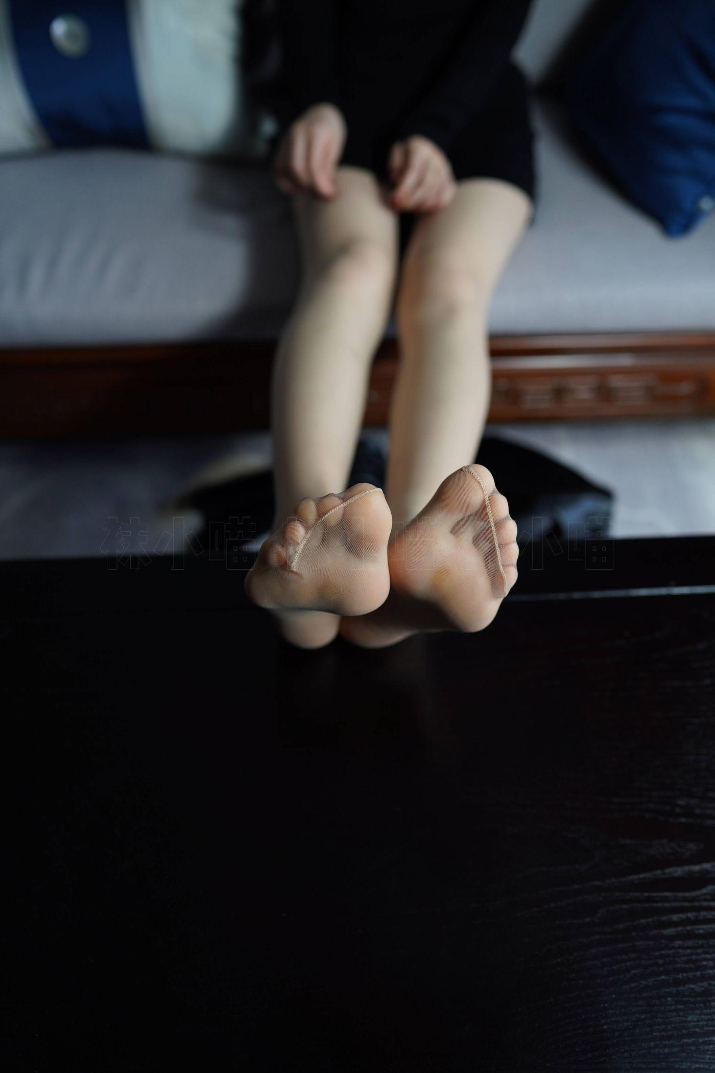 袜小喵 KT264 黑短裙与靴 [99P]插图2