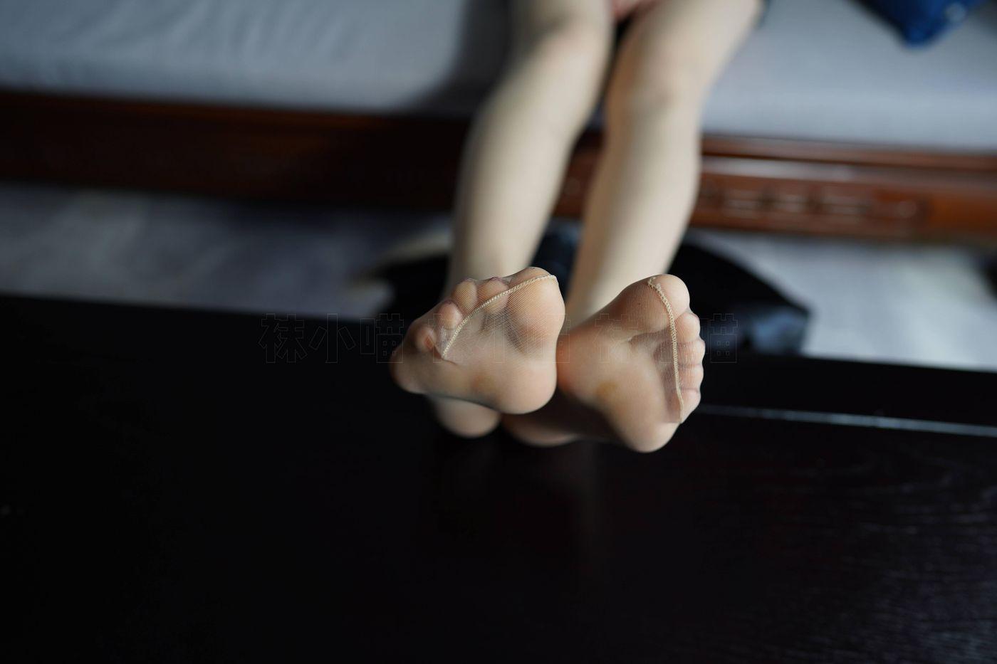 袜小喵 KT264 黑短裙与靴 [99P]插图3