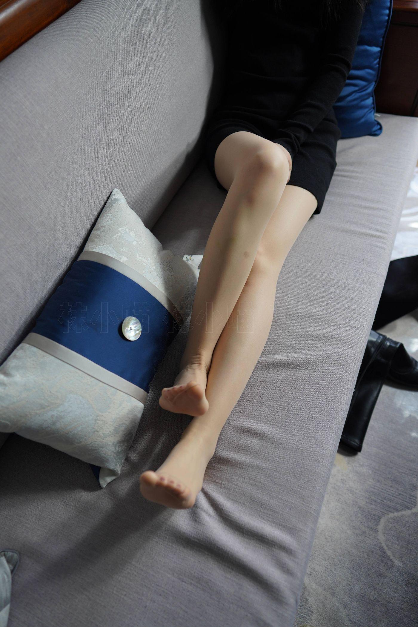 袜小喵 KT264 黑短裙与靴 [99P]插图2