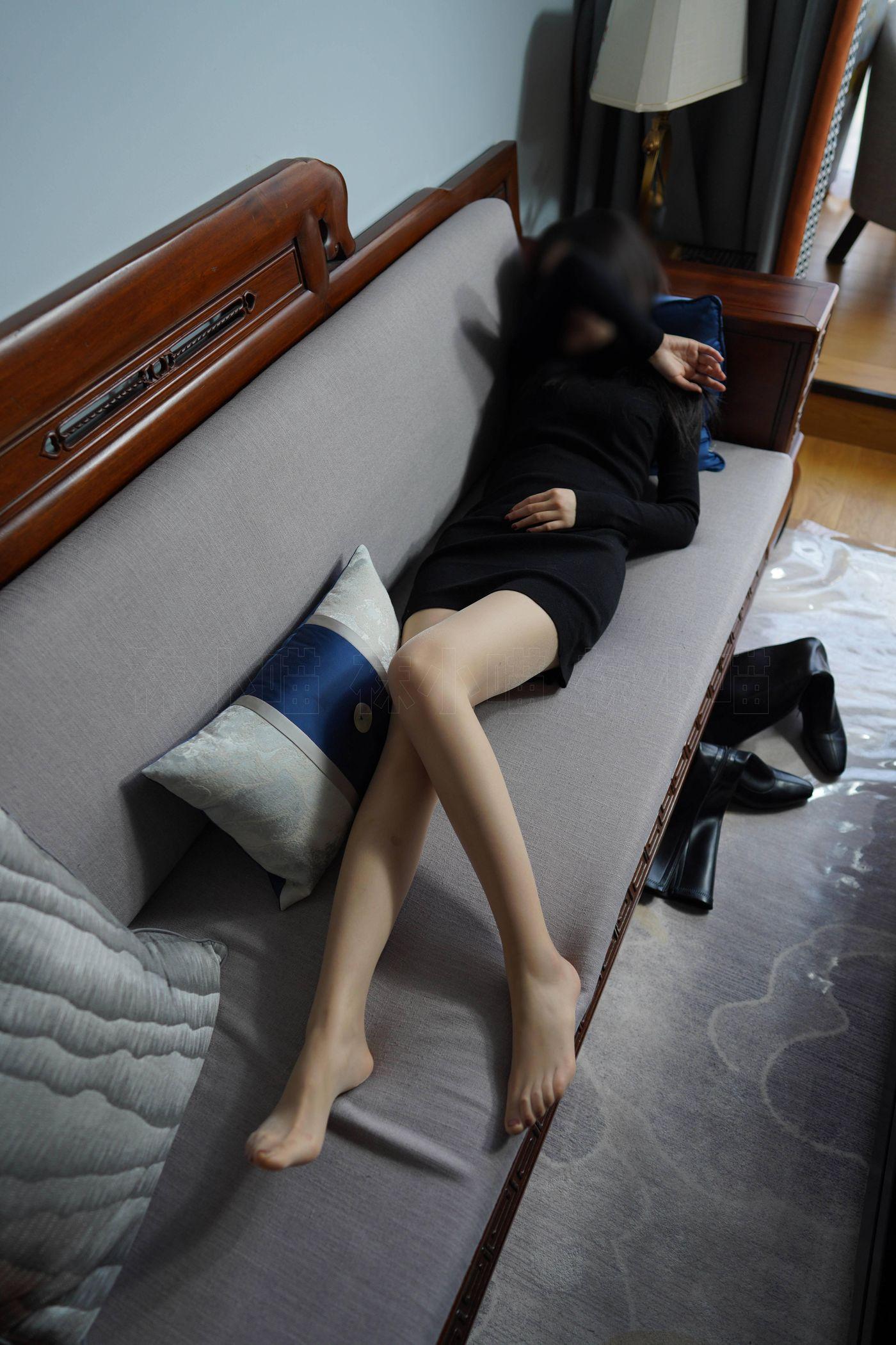 袜小喵 KT264 黑短裙与靴 [99P]插图