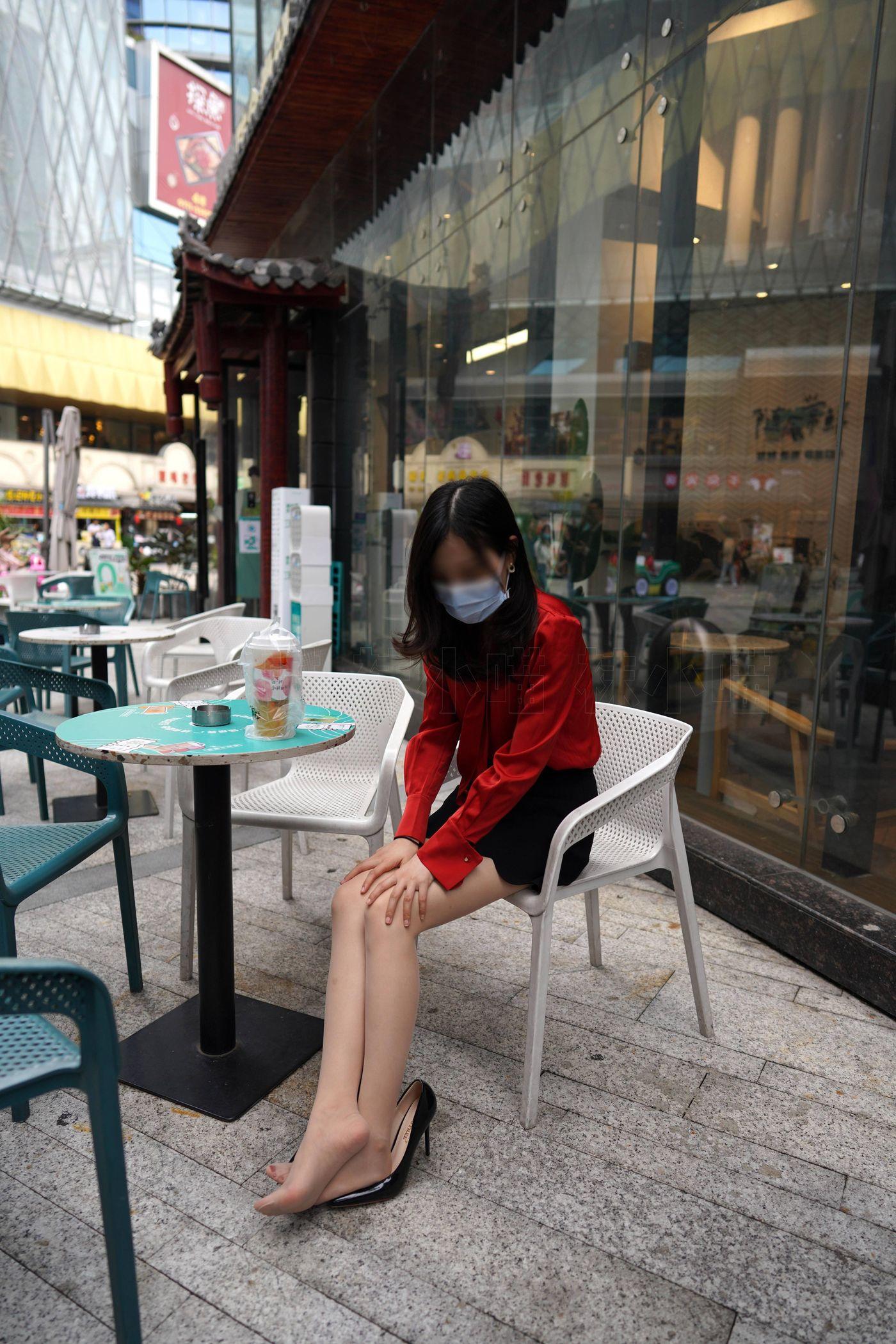袜小喵 KT242 职场小辣椒 [99P]插图1