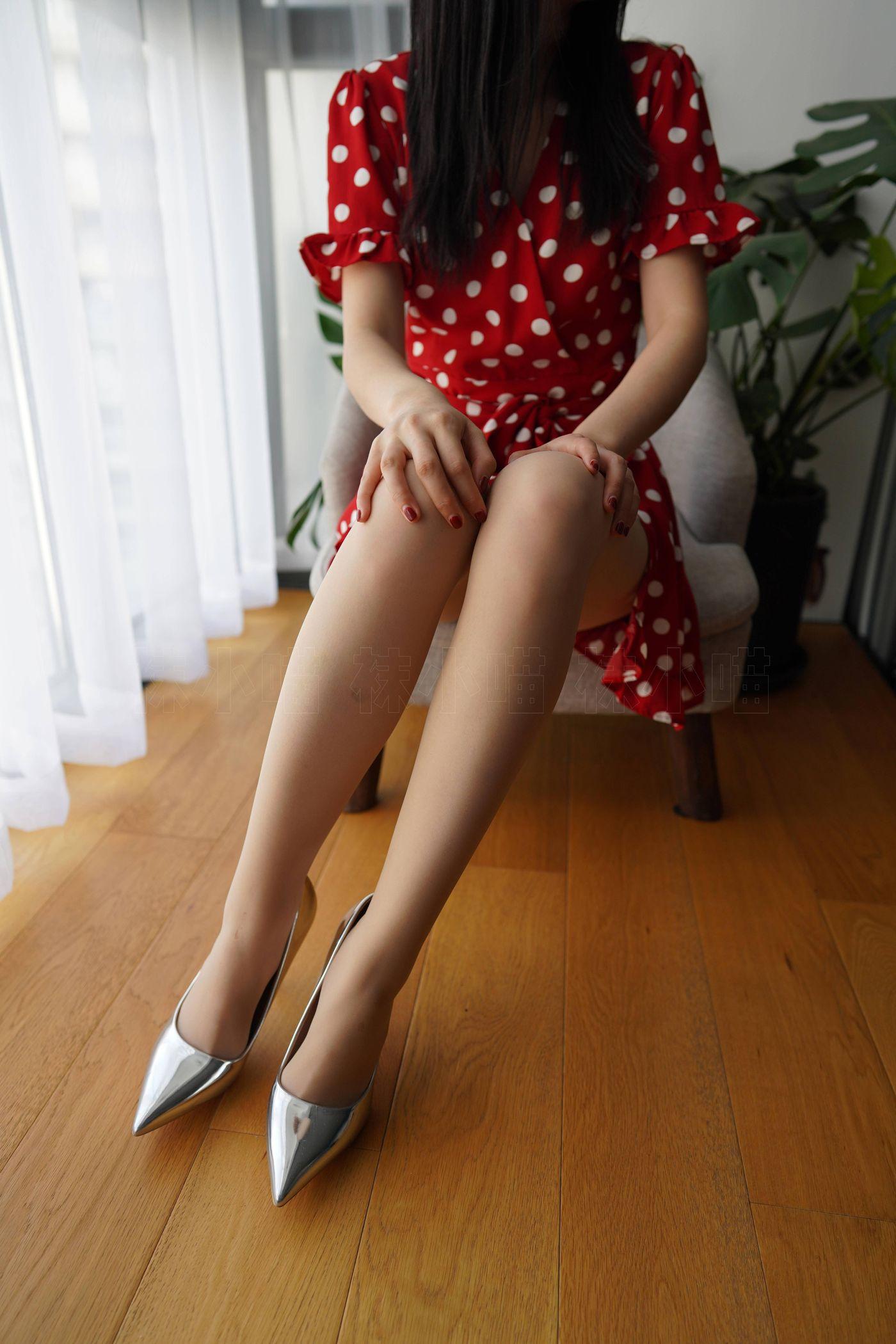 袜小喵 KT263 波点红裙 [96P]插图2