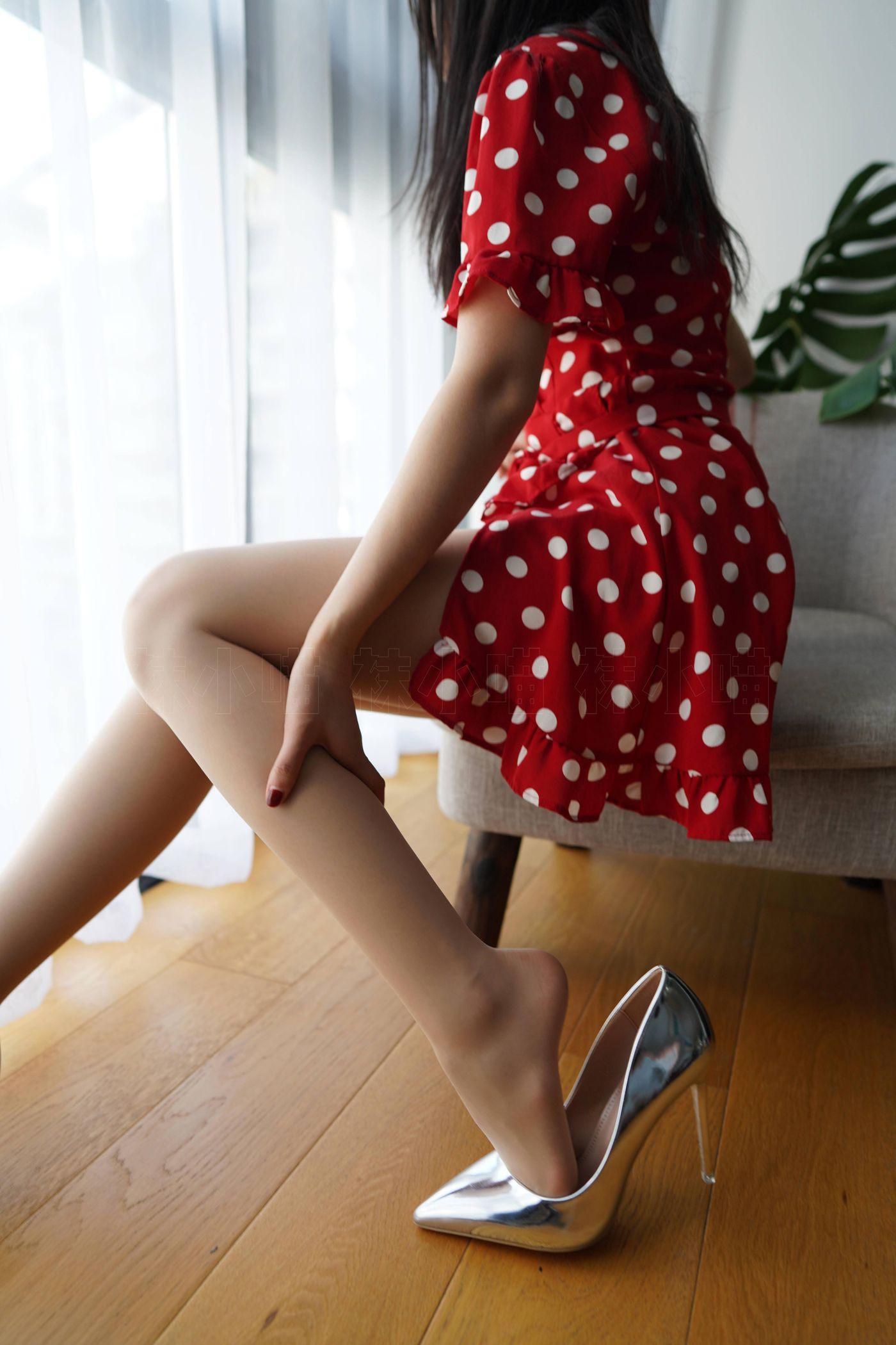 袜小喵 KT263 波点红裙 [96P]插图