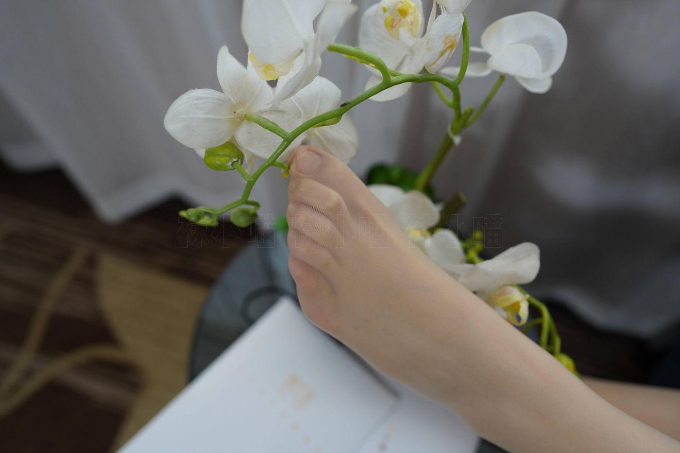 袜小喵 KT252 浅蓝连衣裙 [88P]插图8