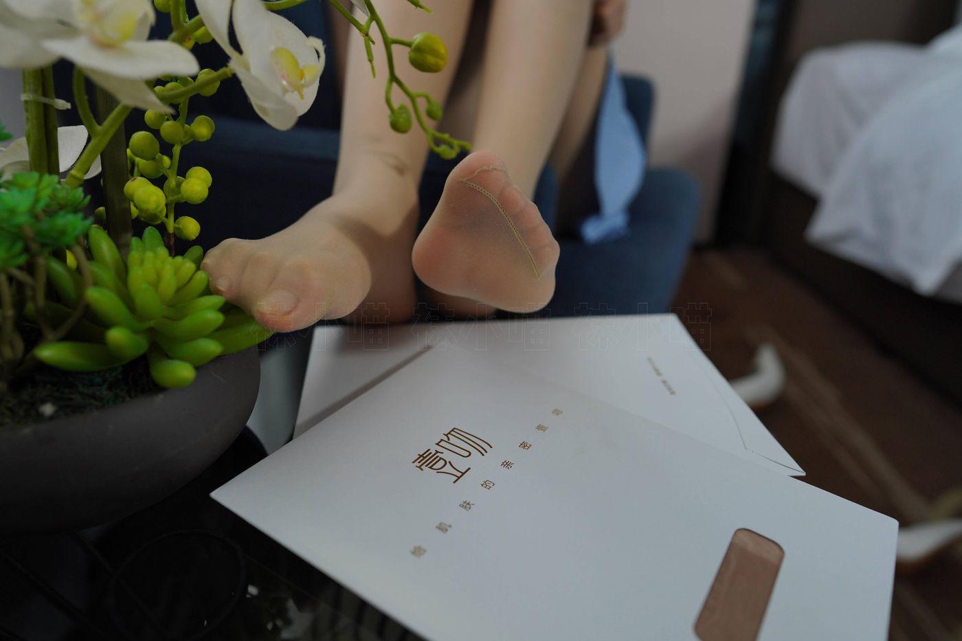 袜小喵 KT252 浅蓝连衣裙 [88P]插图4