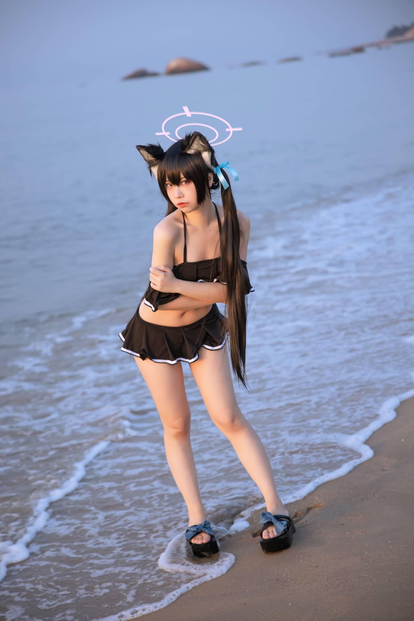 G44不会受伤 – NO.80 碧蓝档案 黑見芹香 海边泳装 [20P]插图2