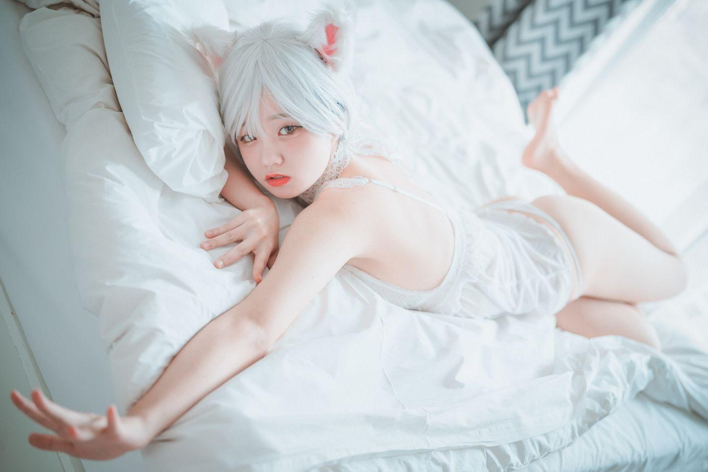 [DJAWA] Schwarz und Weiß Katzenmädchen[66P]插图8