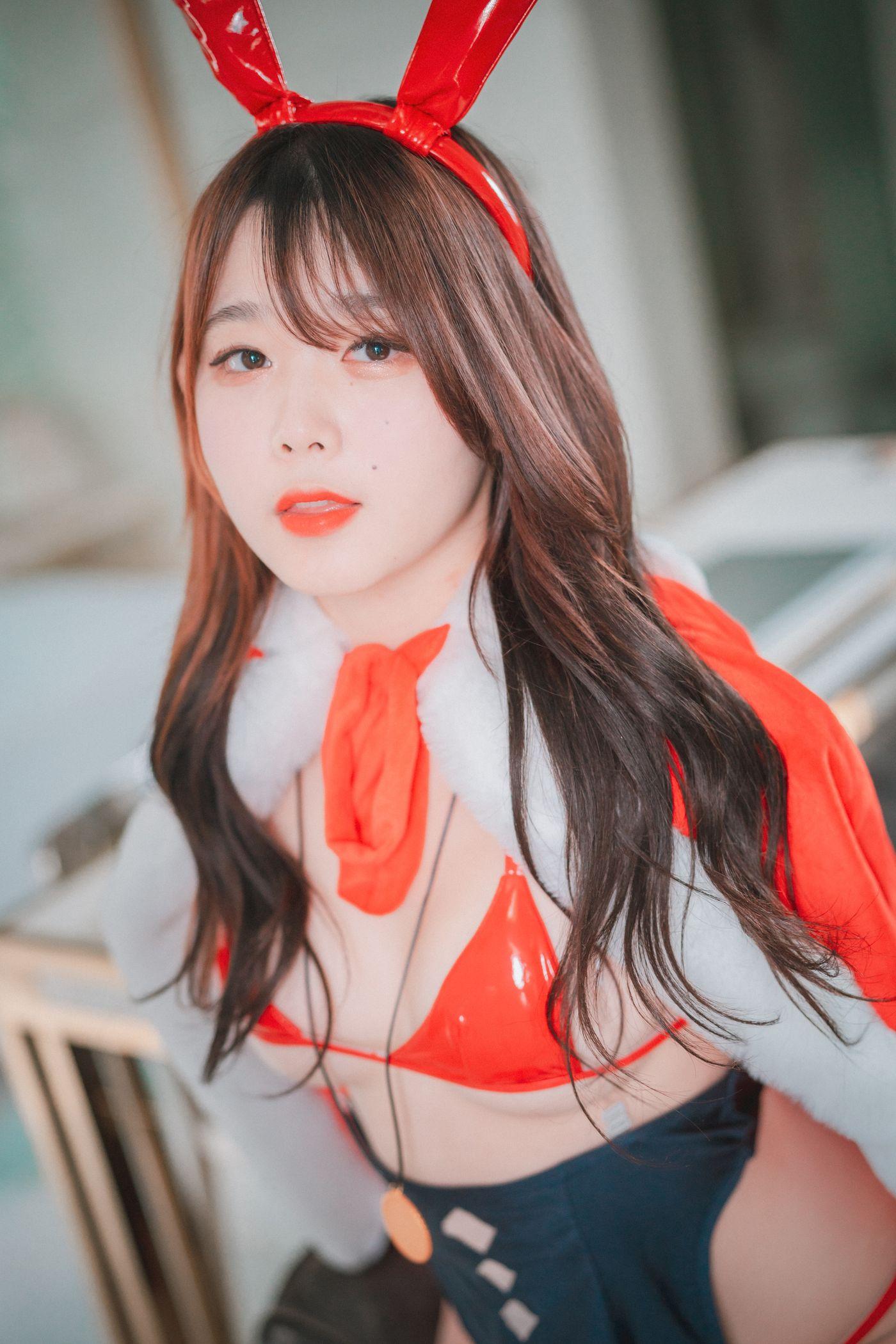 Zia (지아)  NO.017 DJAWA Photo Christmas Special 2020 [70P]插图3