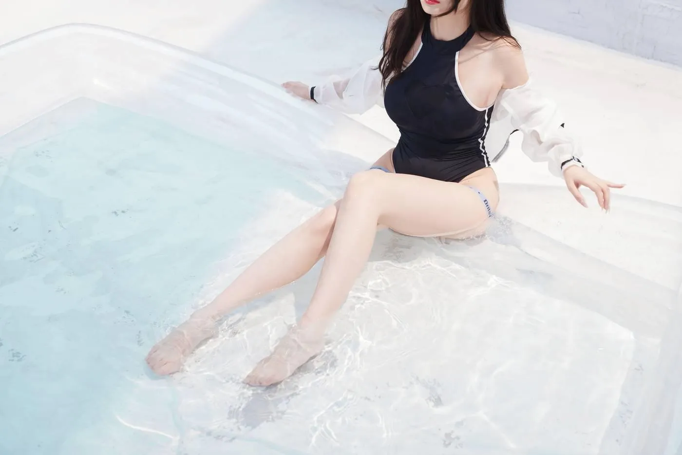 rioko凉凉子 NO.071 天台竞泳[30P]插图8