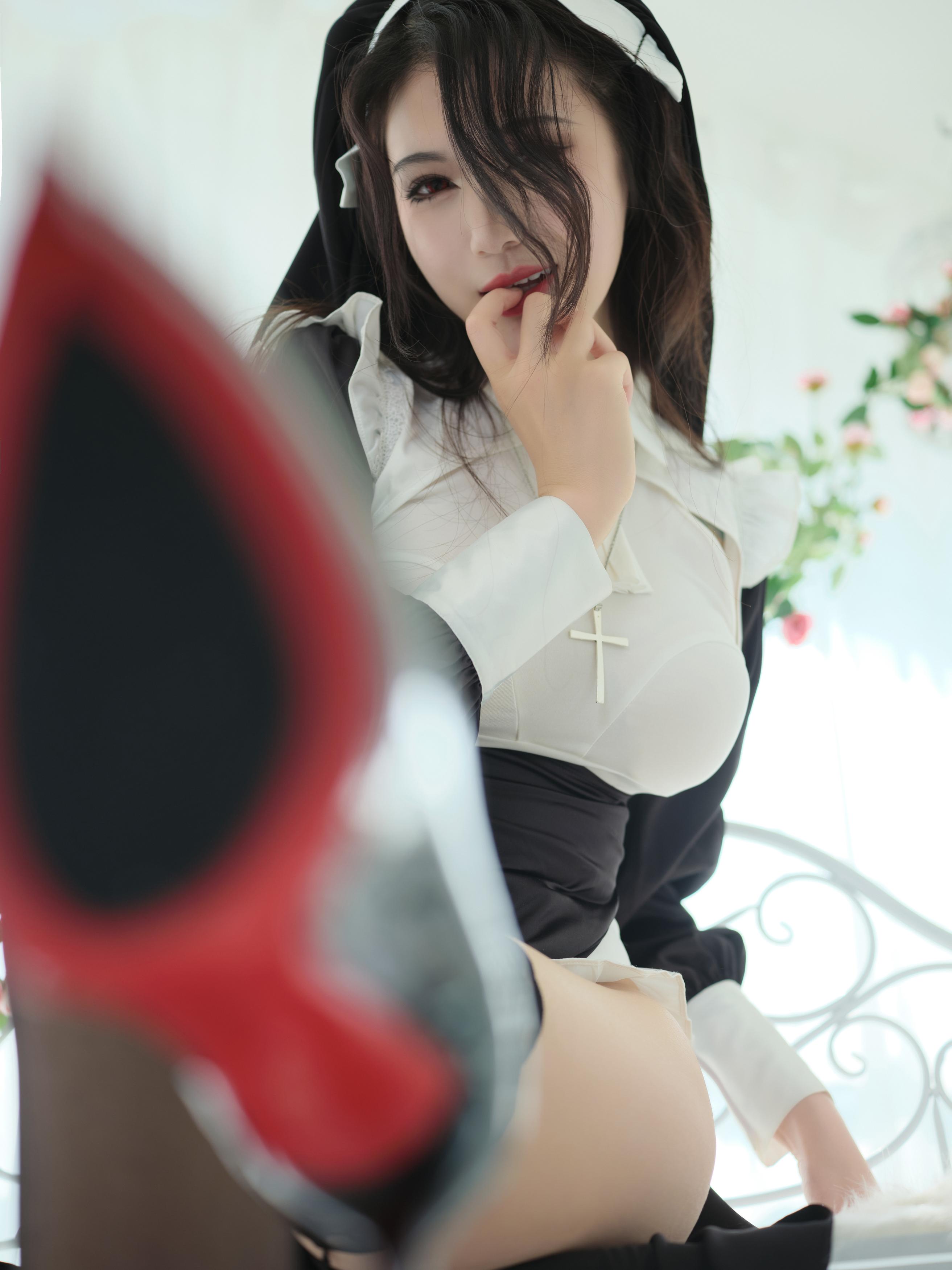 一米八的大梨子 NO.014 修女[36P]插图9