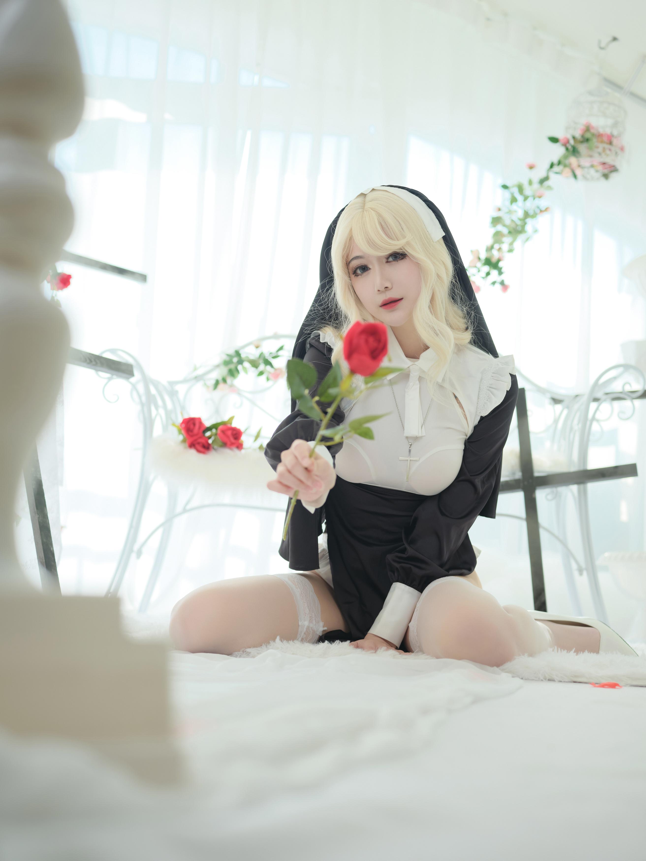 一米八的大梨子 NO.014 修女[36P]插图2