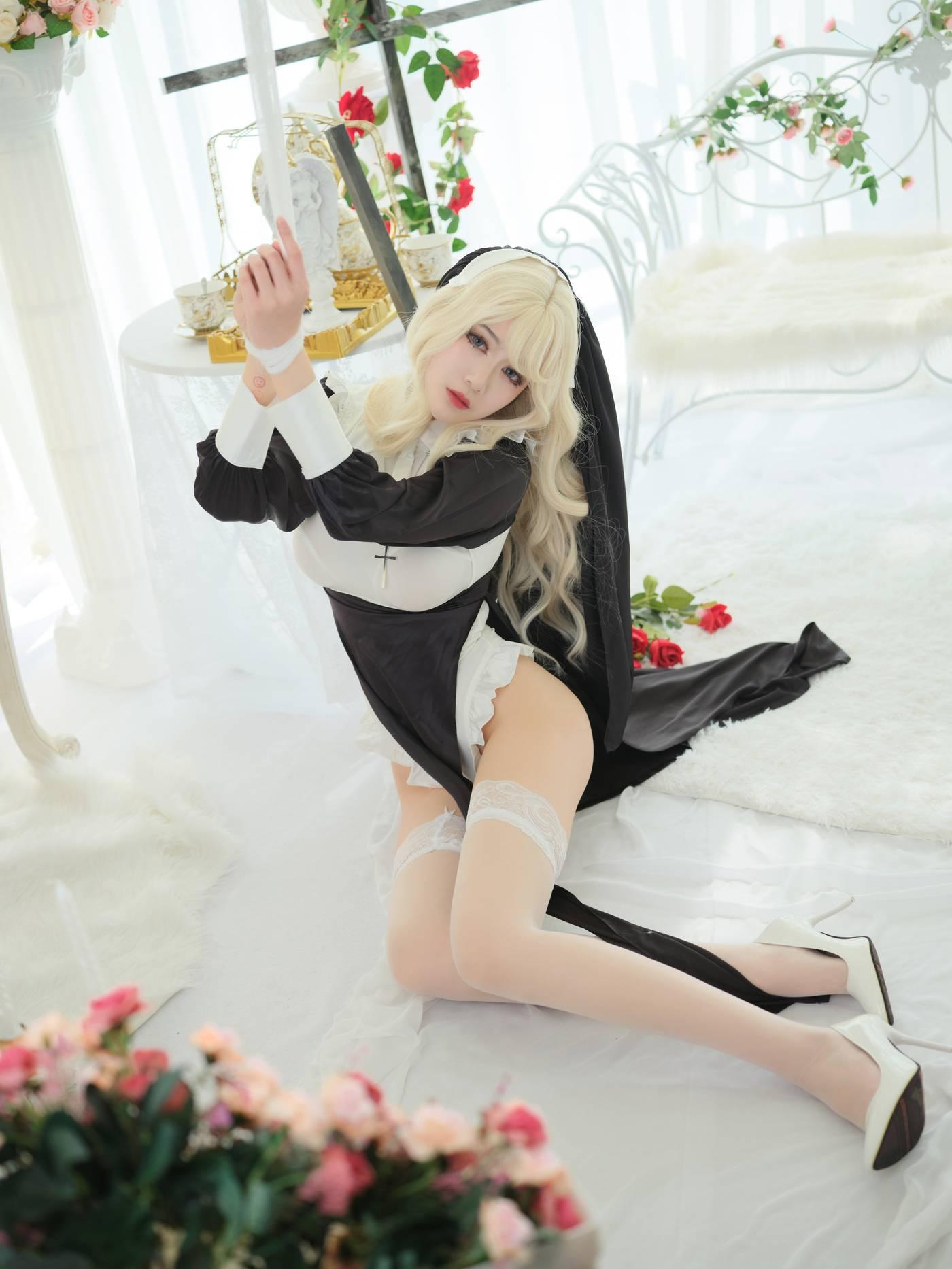一米八的大梨子 – NO.15 修女 [36P]插图4