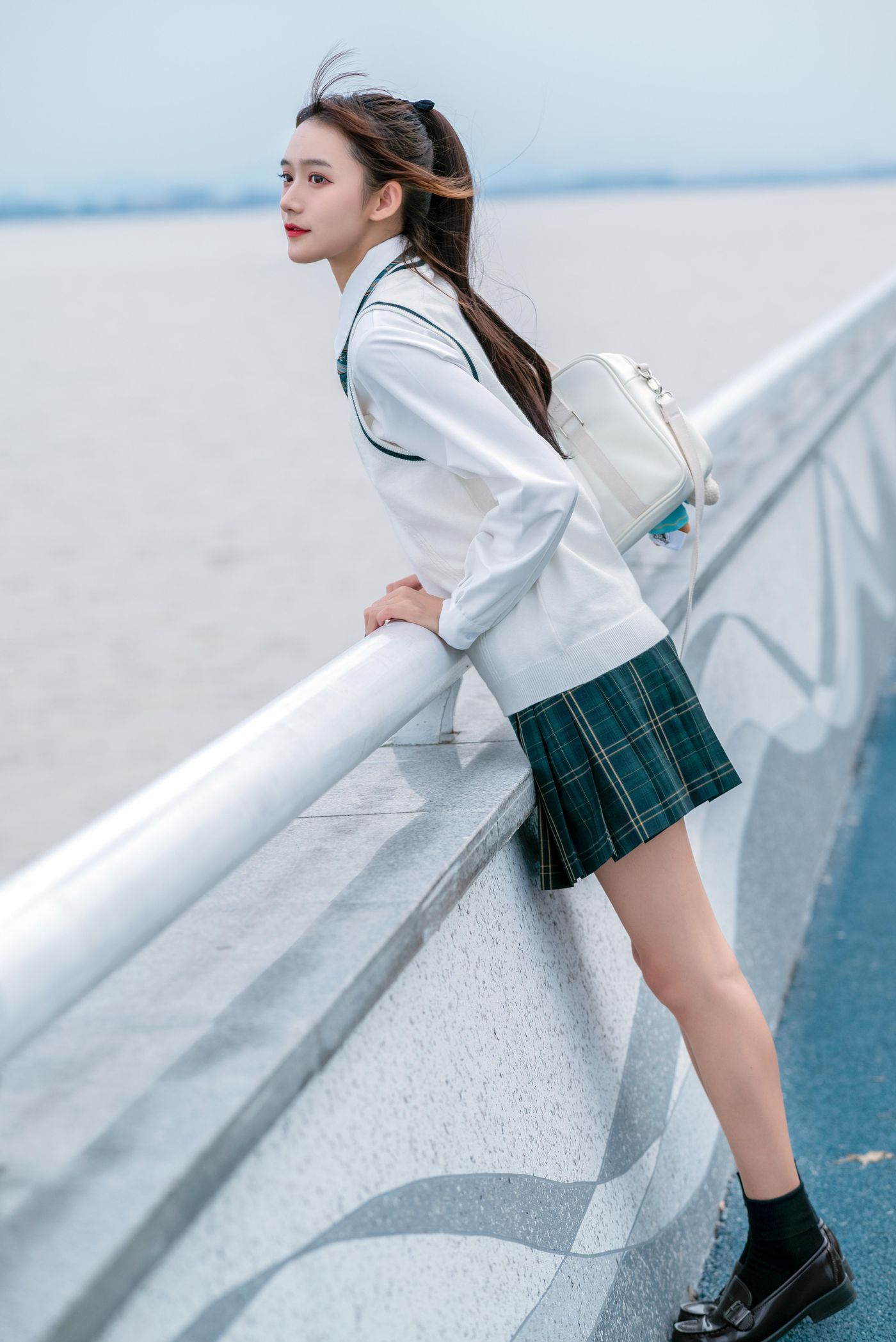 兔子Zzz不吃胡萝卜 NO.078 青草味的河堤[25P]插图9