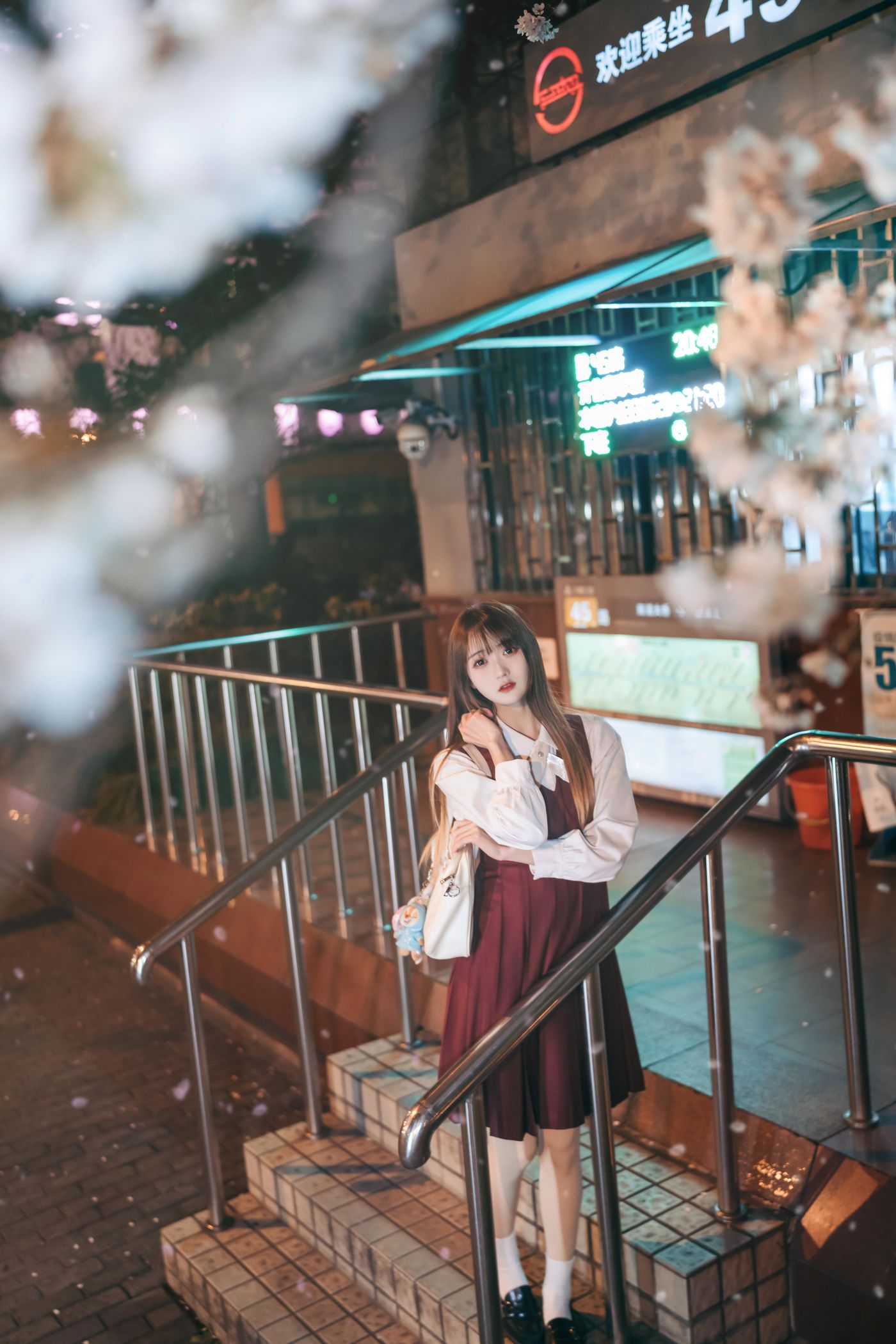 兔子Zzz不吃胡萝卜 NO.023 邂逅樱花雨 [21P]插图