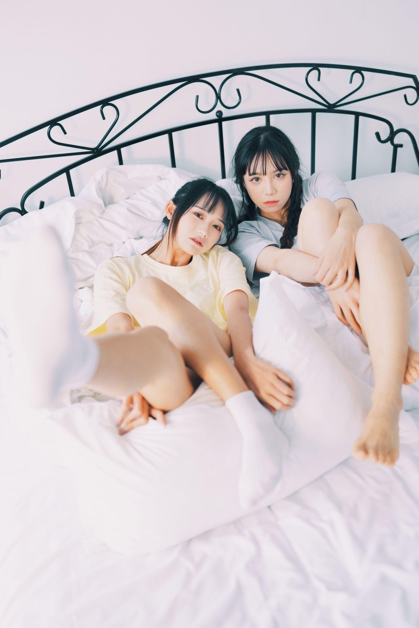 兔子Zzz不吃胡萝卜 NO.082 姐妹成对，快乐加倍[22P]插图1