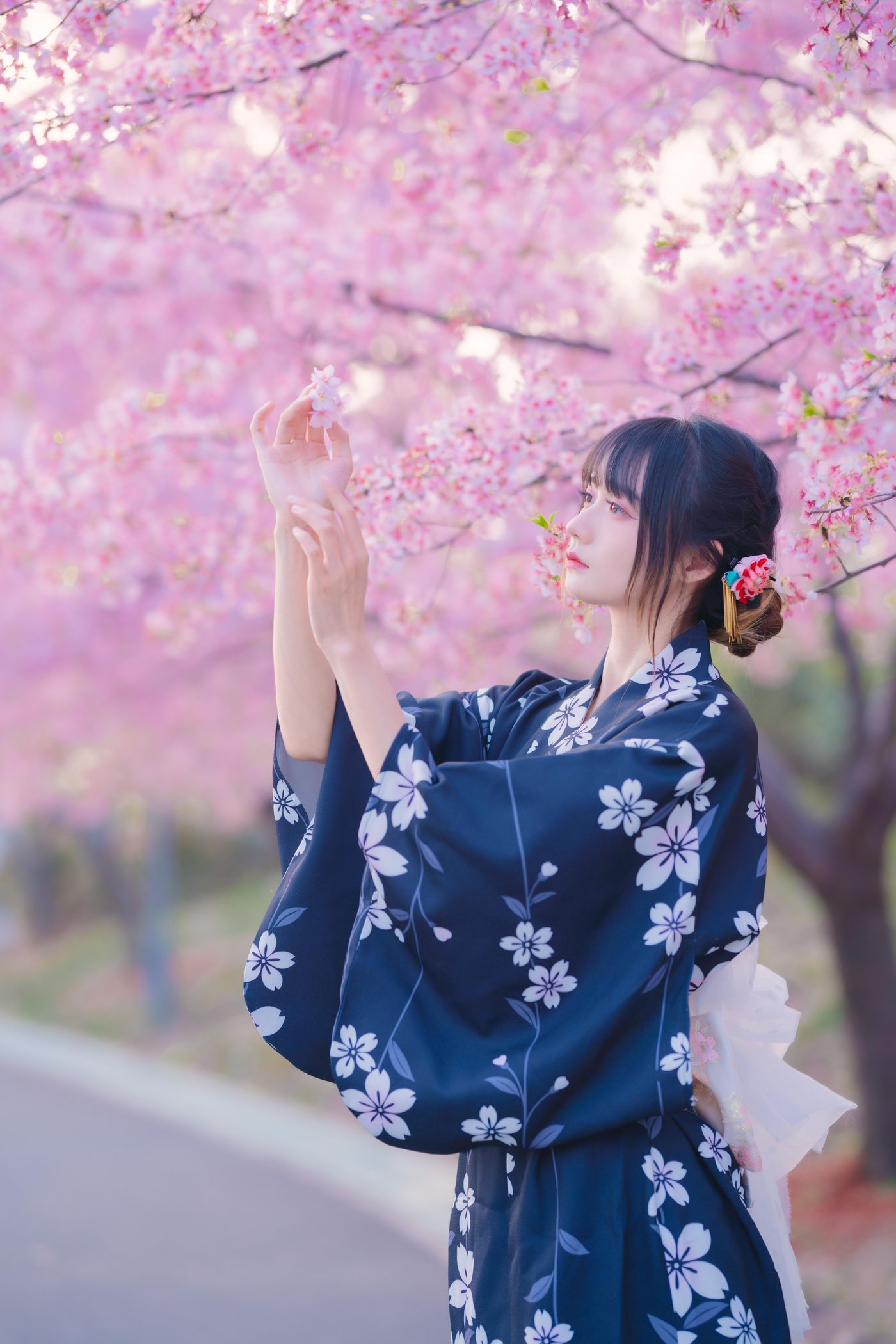 兔子Zzz不吃胡萝卜 NO.021 樱花烂漫时 [25P]插图2