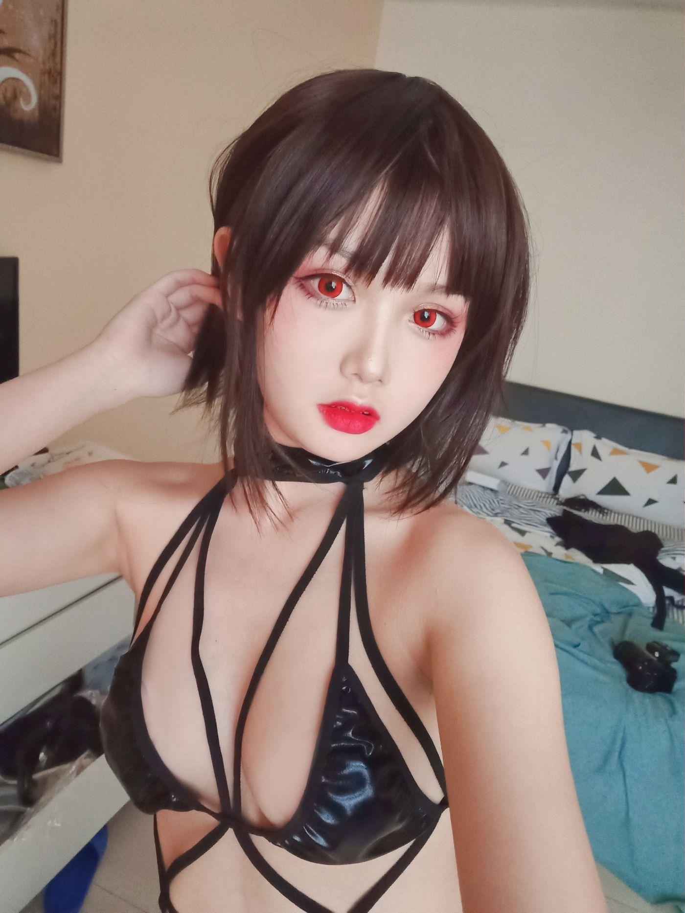 您的蛋蛋 NO.010 自拍黑色连T裤[33P]插图8