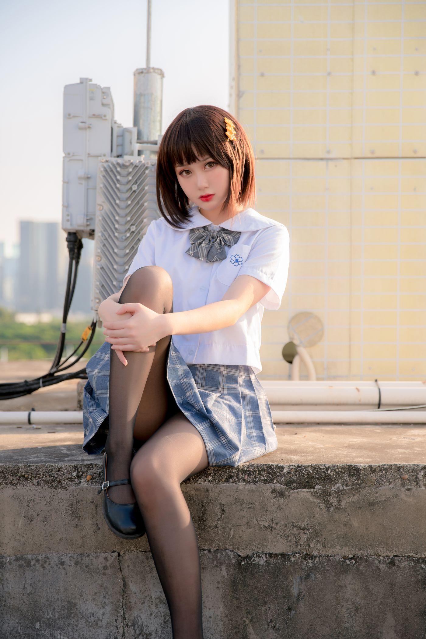 您的蛋蛋 NO.009 天台JK[41P]插图7