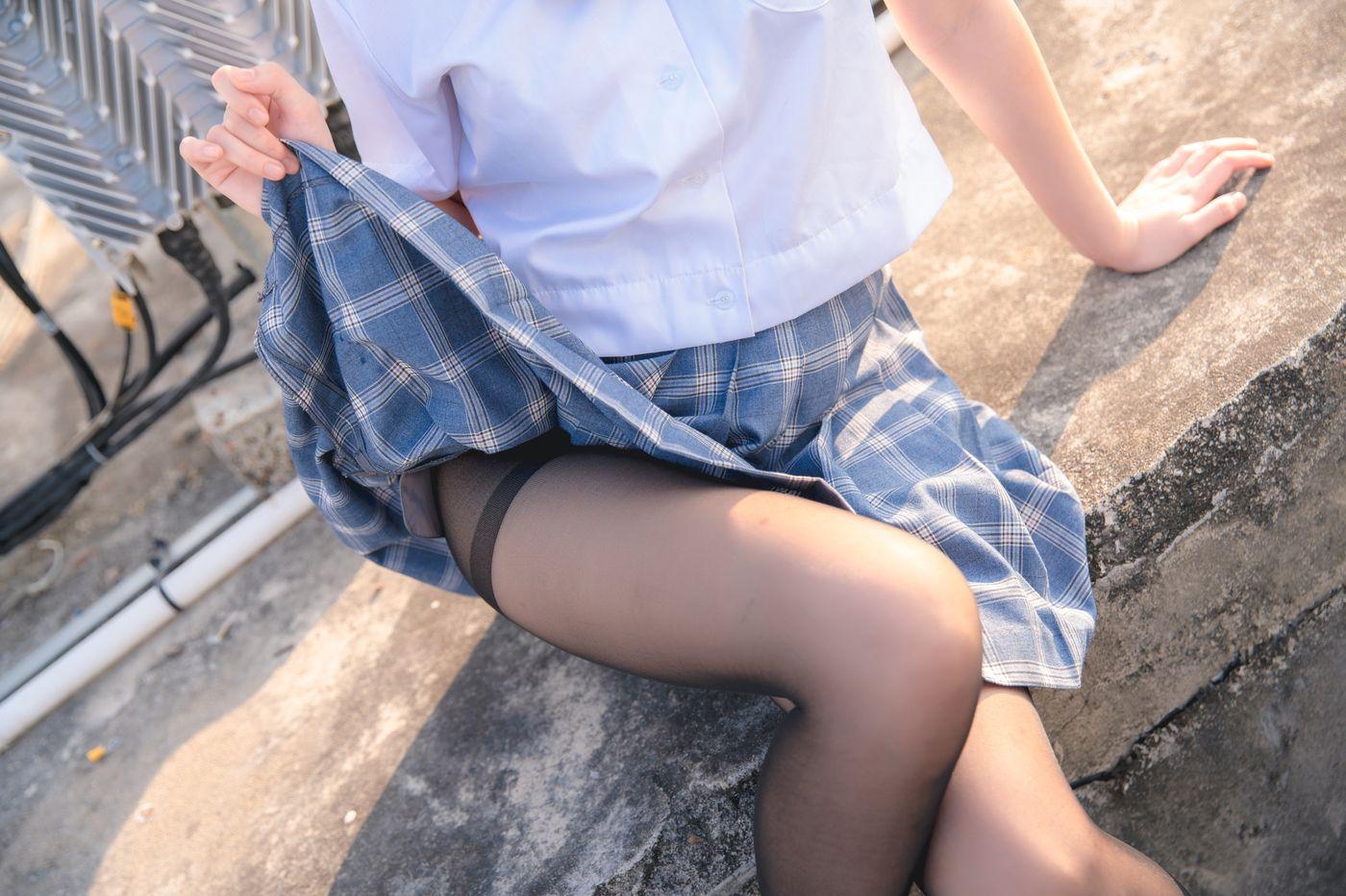 您的蛋蛋 NO.009 天台JK[41P]插图9