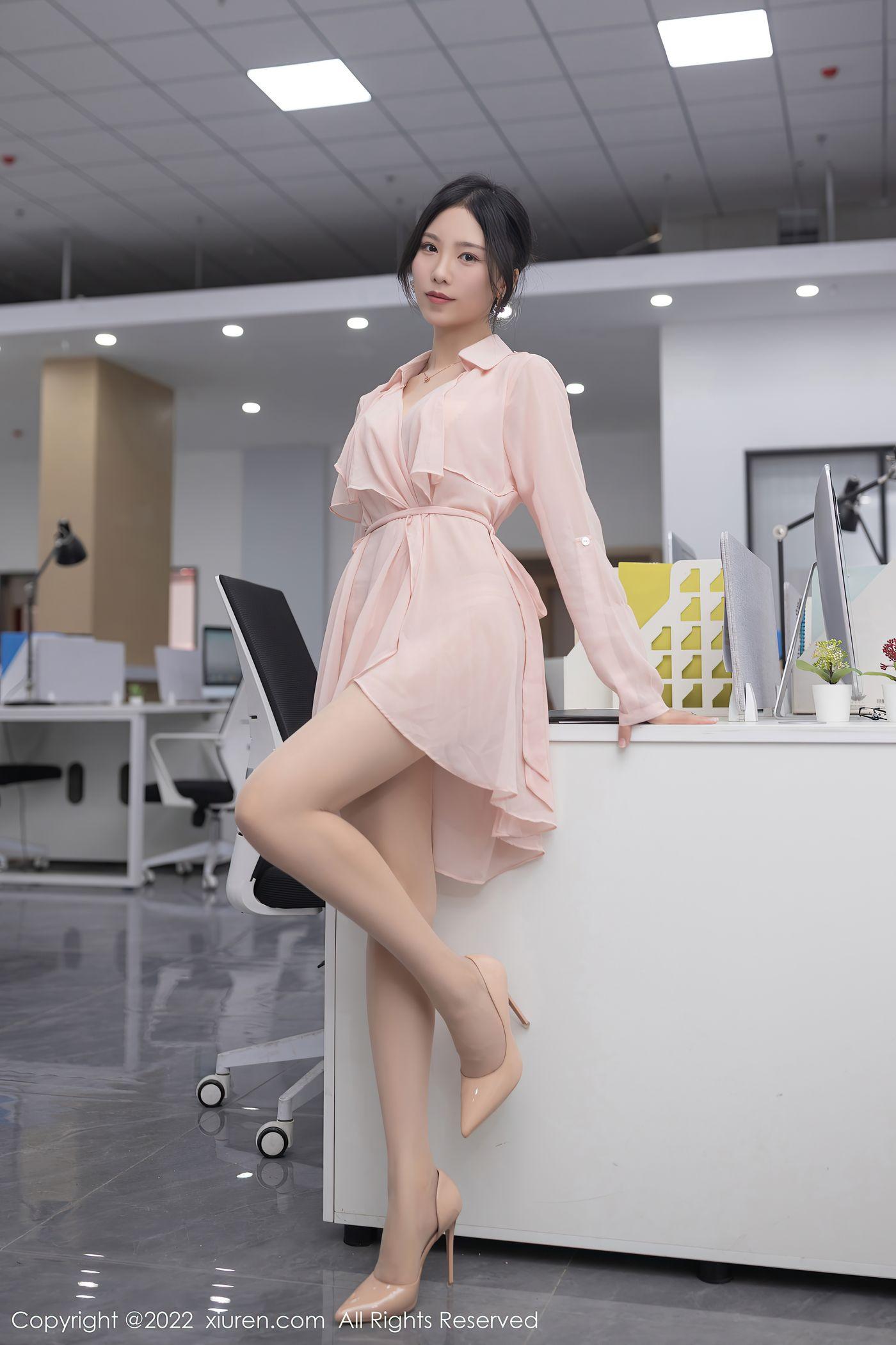 抖娘-利世 NO.114 [XIUREN秀人网] 2022.09.28 NO.5657 [79P]插图1
