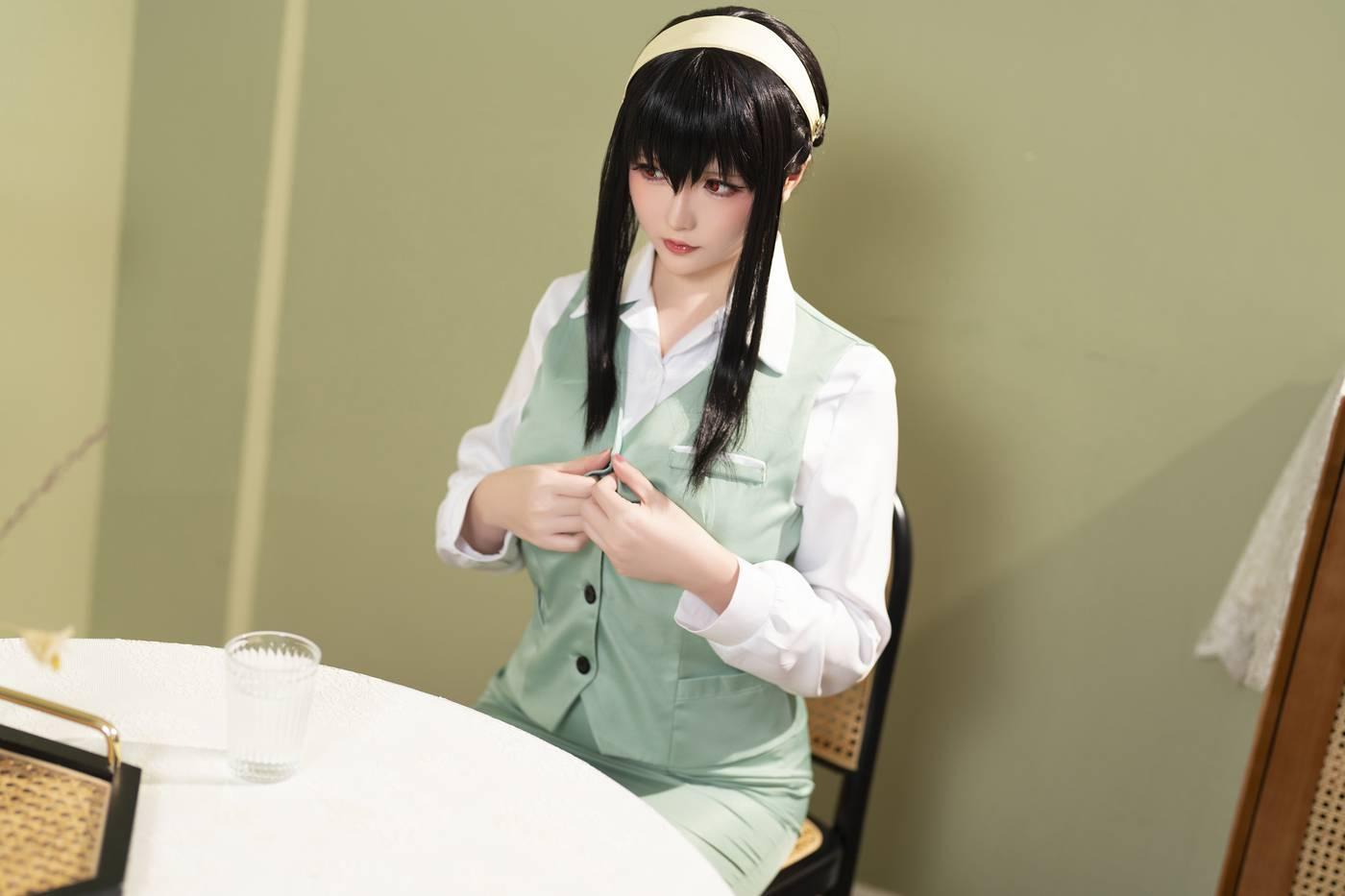 星之迟迟 – NO.139 约尔圣诞2 OL制服 [58P]插图4