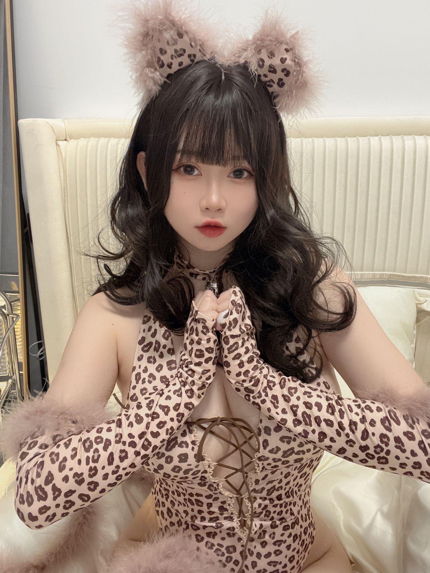 是依酱吖 NO.053 豹女 [44P]插图3