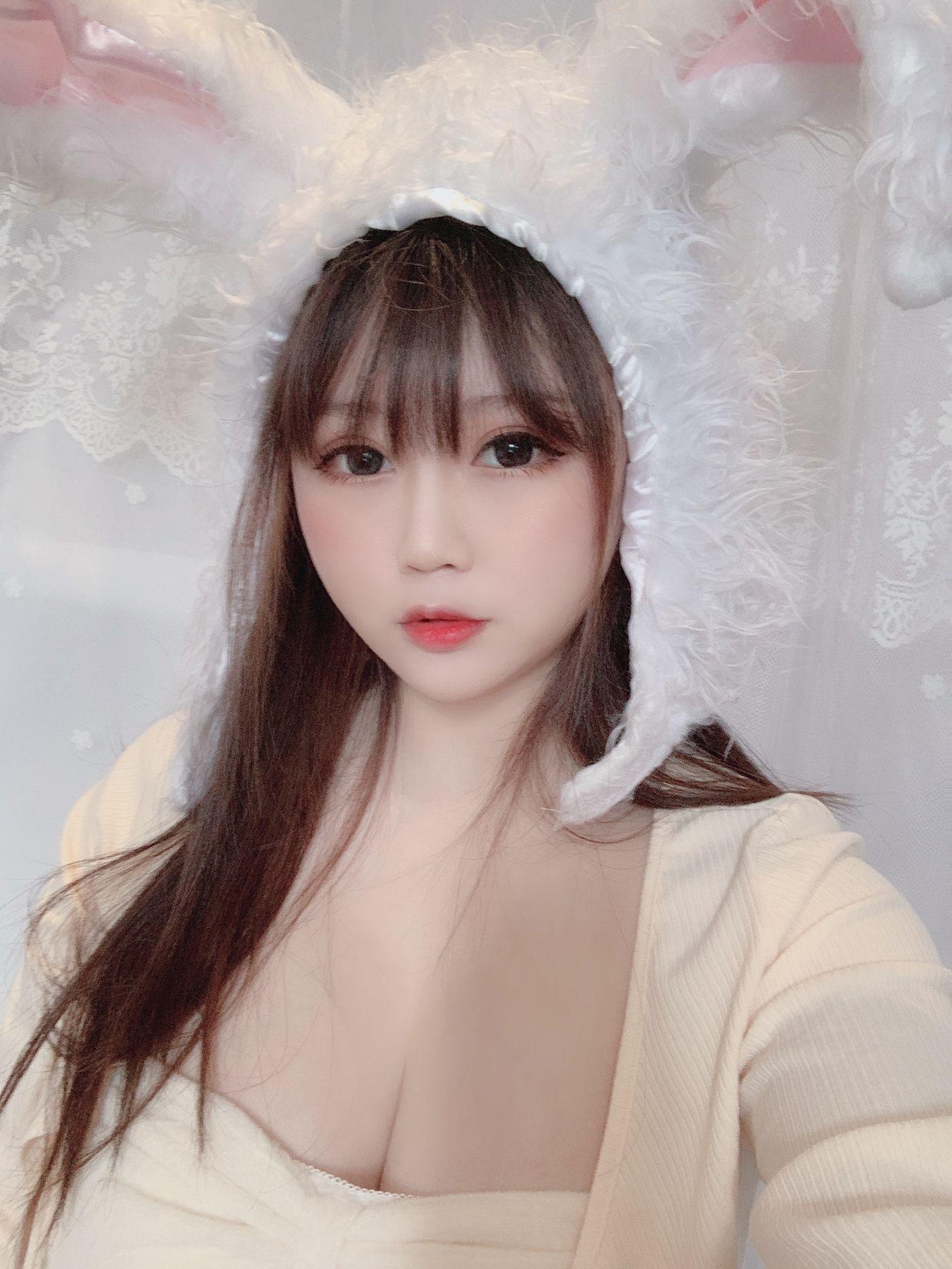 是依酱吖 NO.044 小白兔 [33P]插图1