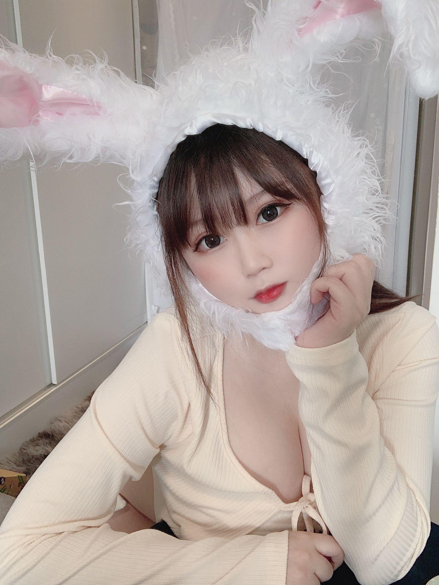 是依酱吖 NO.044 小白兔 [33P]插图5
