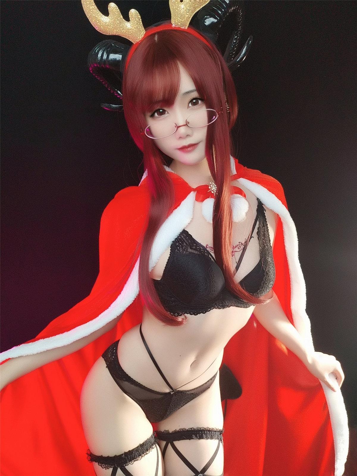 曉美媽 NO.025 圣诞自拍合辑 护士人妻雪夜魅魔紫色迷情 -预览图[12P]插图5