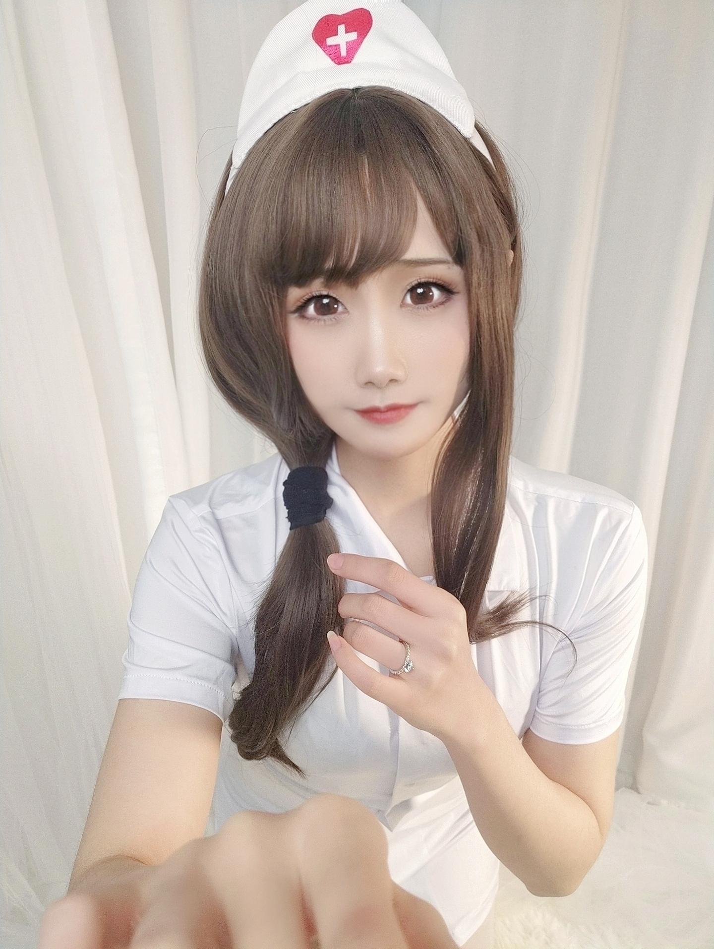曉美媽 NO.025 圣诞自拍合辑 护士人妻雪夜魅魔紫色迷情 -01护士人妻[12P]插图9