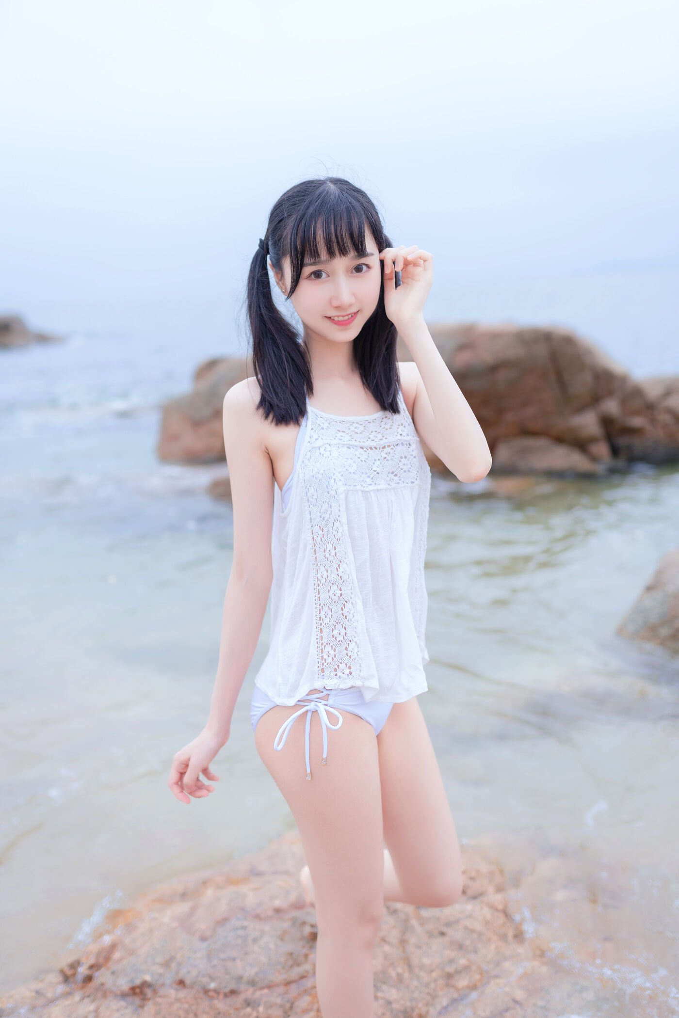 木绵绵OwO  海边白色比基尼 [30P]插图5