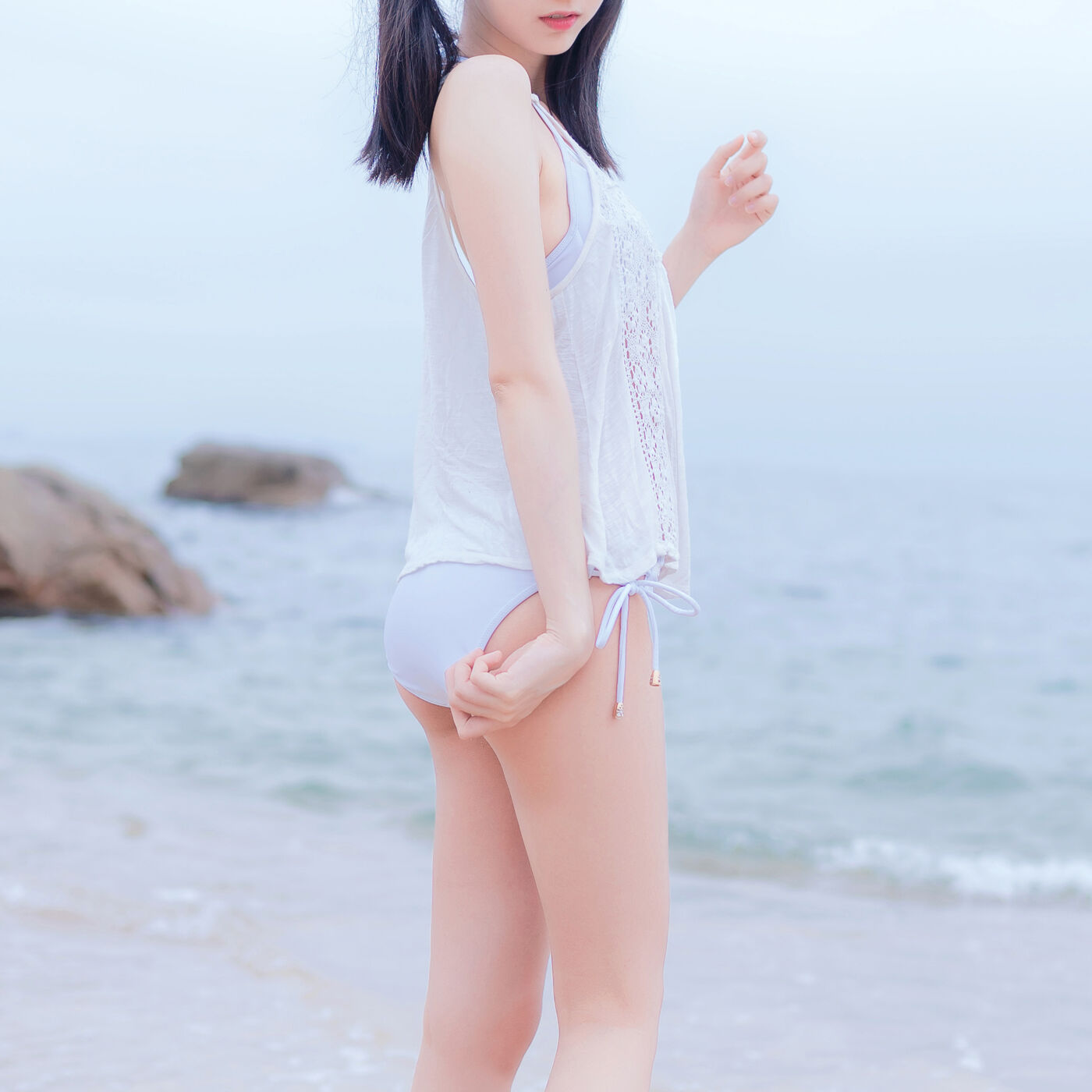 木绵绵OwO  海边白色比基尼 [30P]插图6