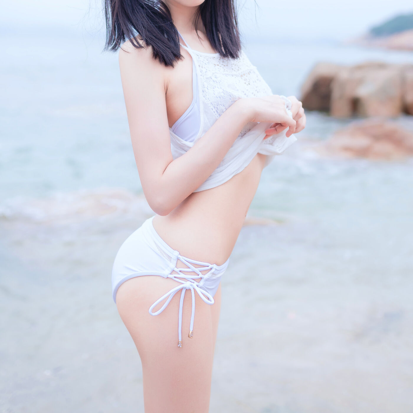 木绵绵OwO  海边白色比基尼 [30P]插图9