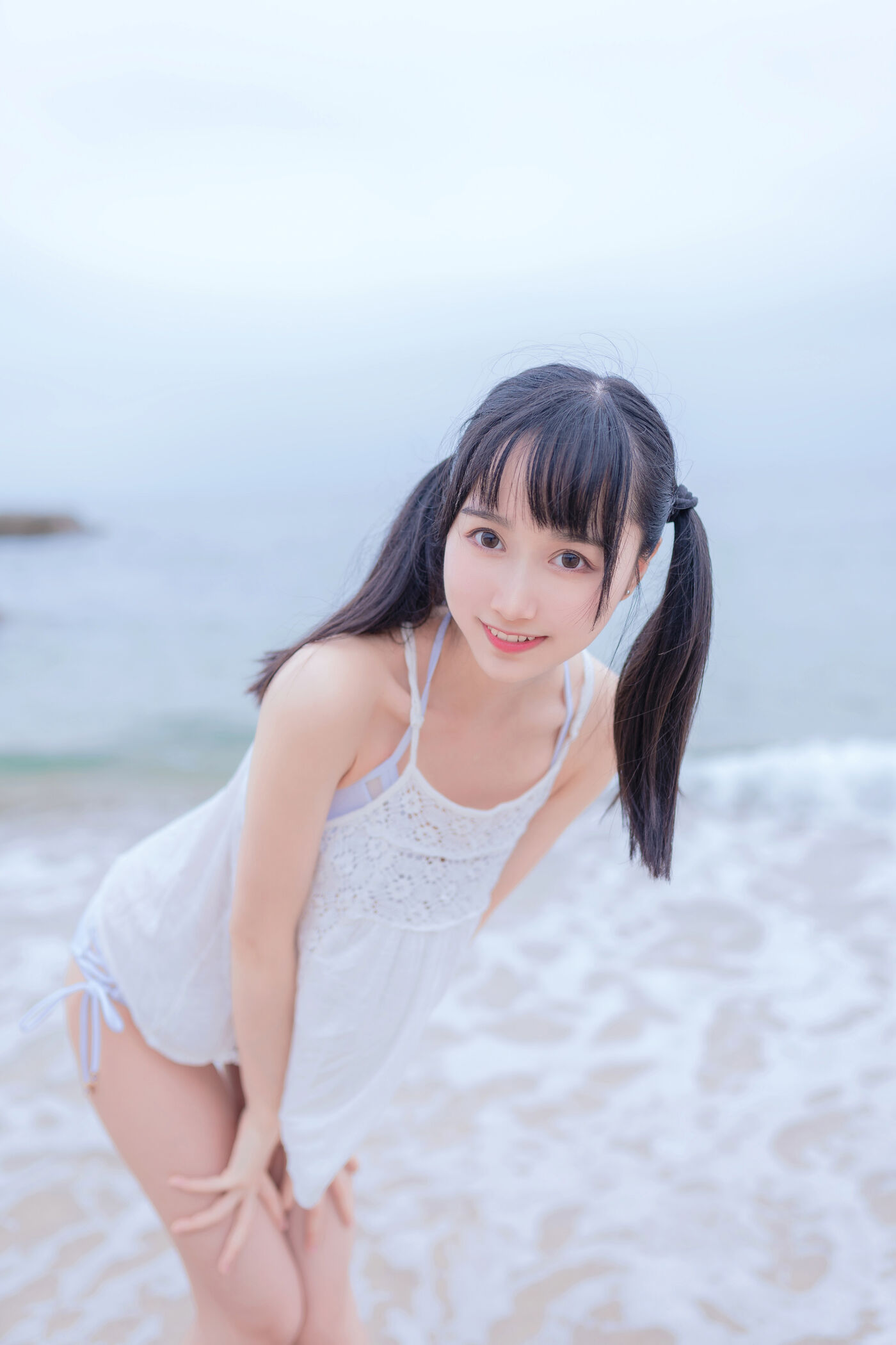 木绵绵OwO  海边白色比基尼 [30P]插图1