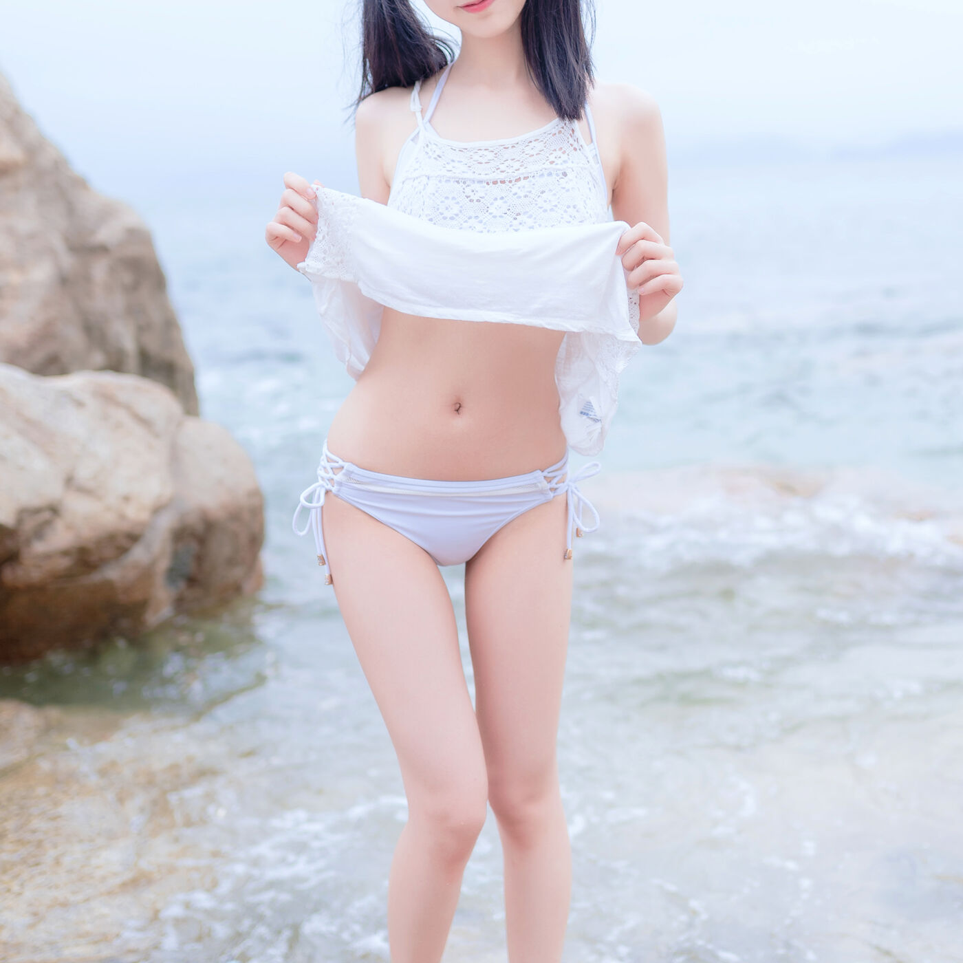 木绵绵OwO  海边白色比基尼 [30P]插图8
