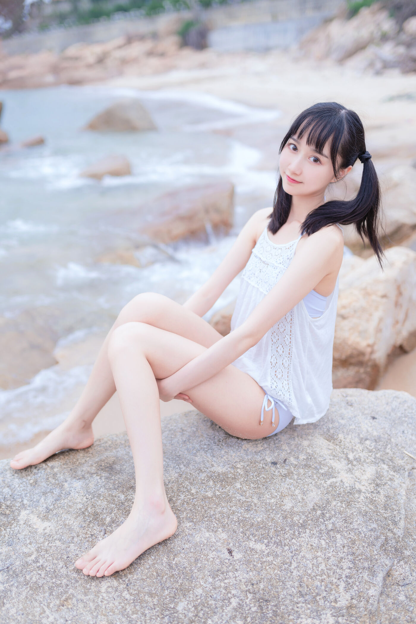 木绵绵OwO  海边白色比基尼 [30P]插图9