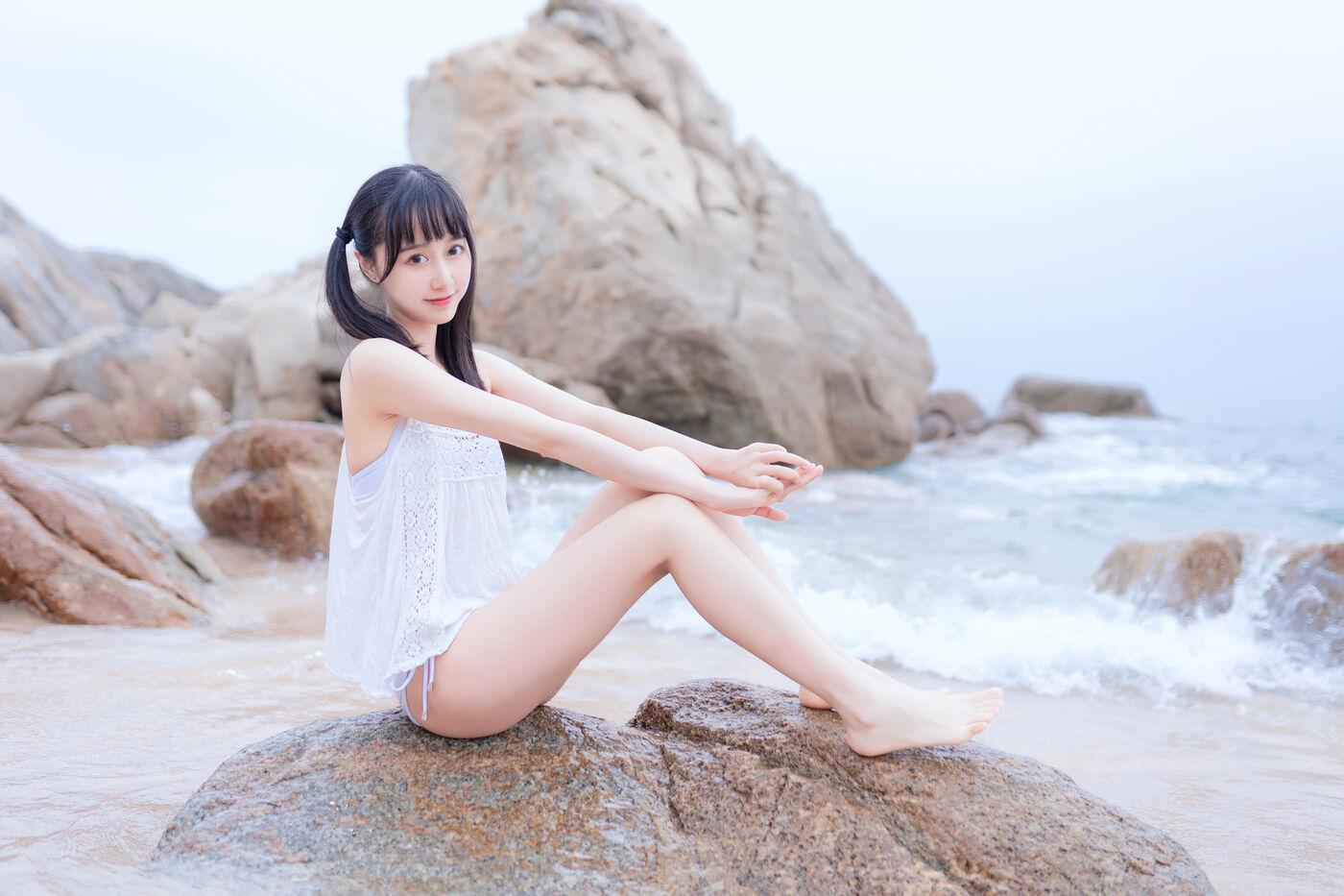 木绵绵OwO  海边白色比基尼 [30P]插图