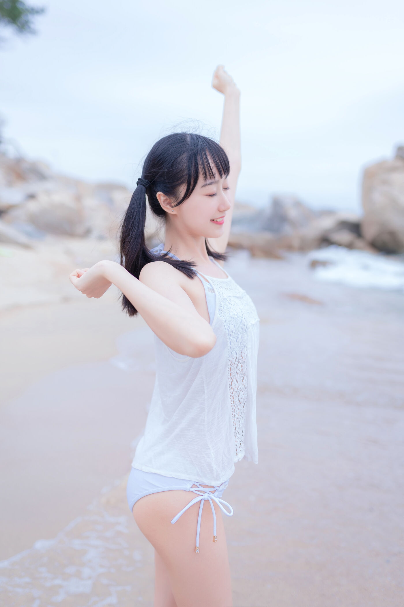 木绵绵OwO  海边白色比基尼 [30P]插图3