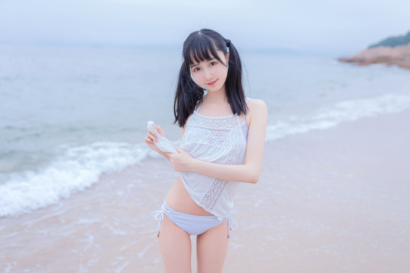 木绵绵OwO  海边白色比基尼 [30P]插图5