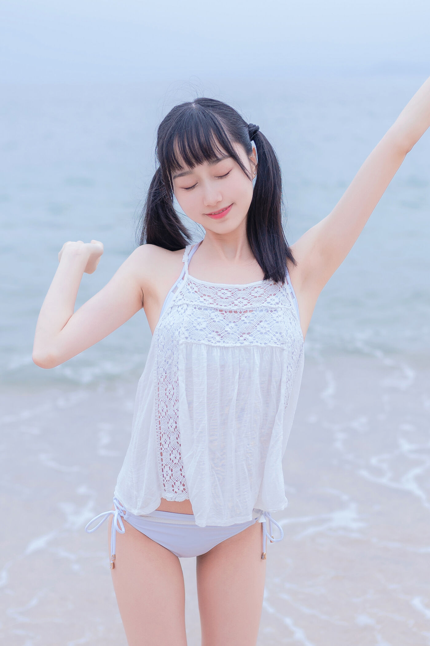 木绵绵OwO  海边白色比基尼 [30P]插图6