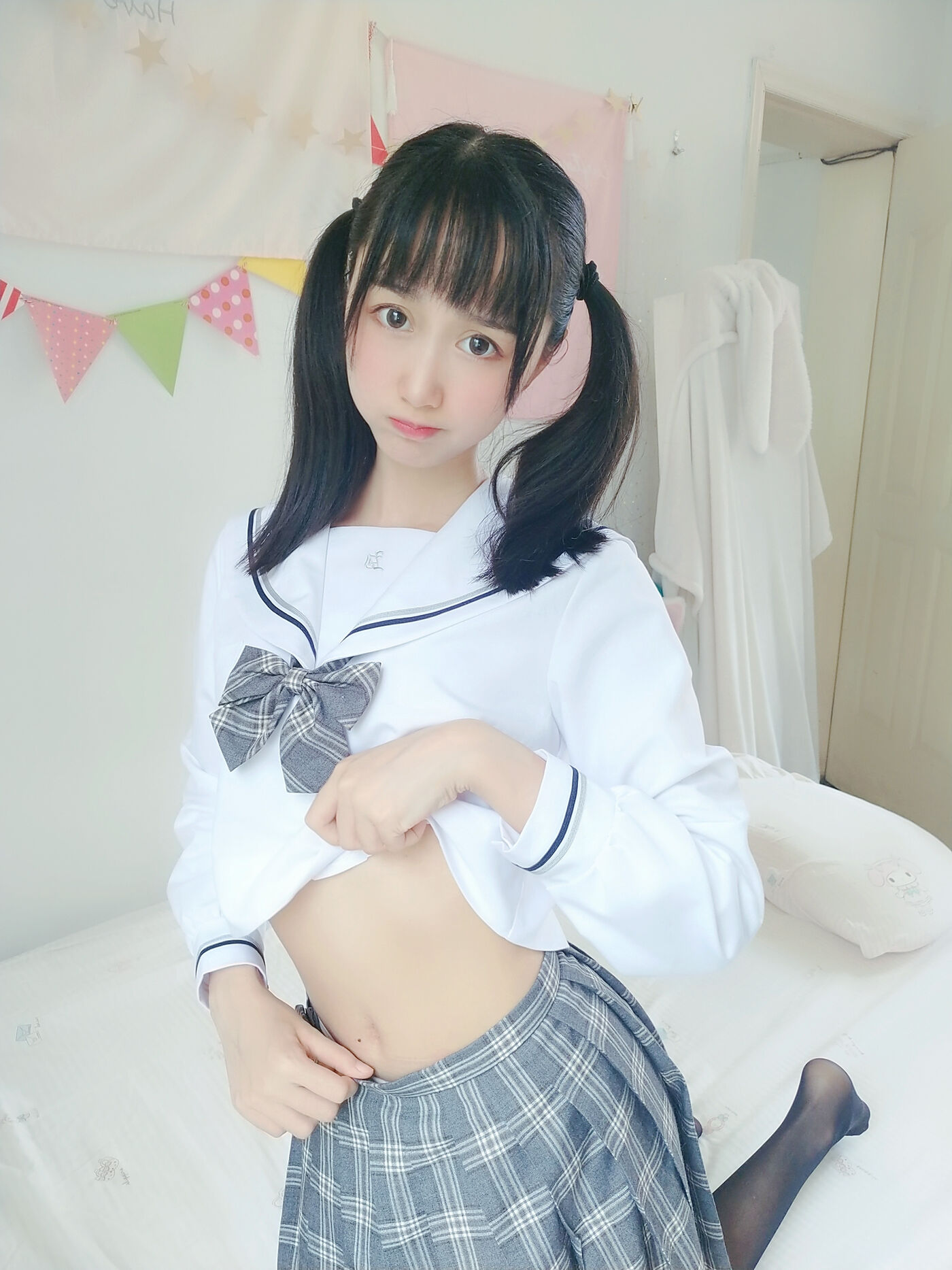 木绵绵OwO  灰格子jk [21P]插图7