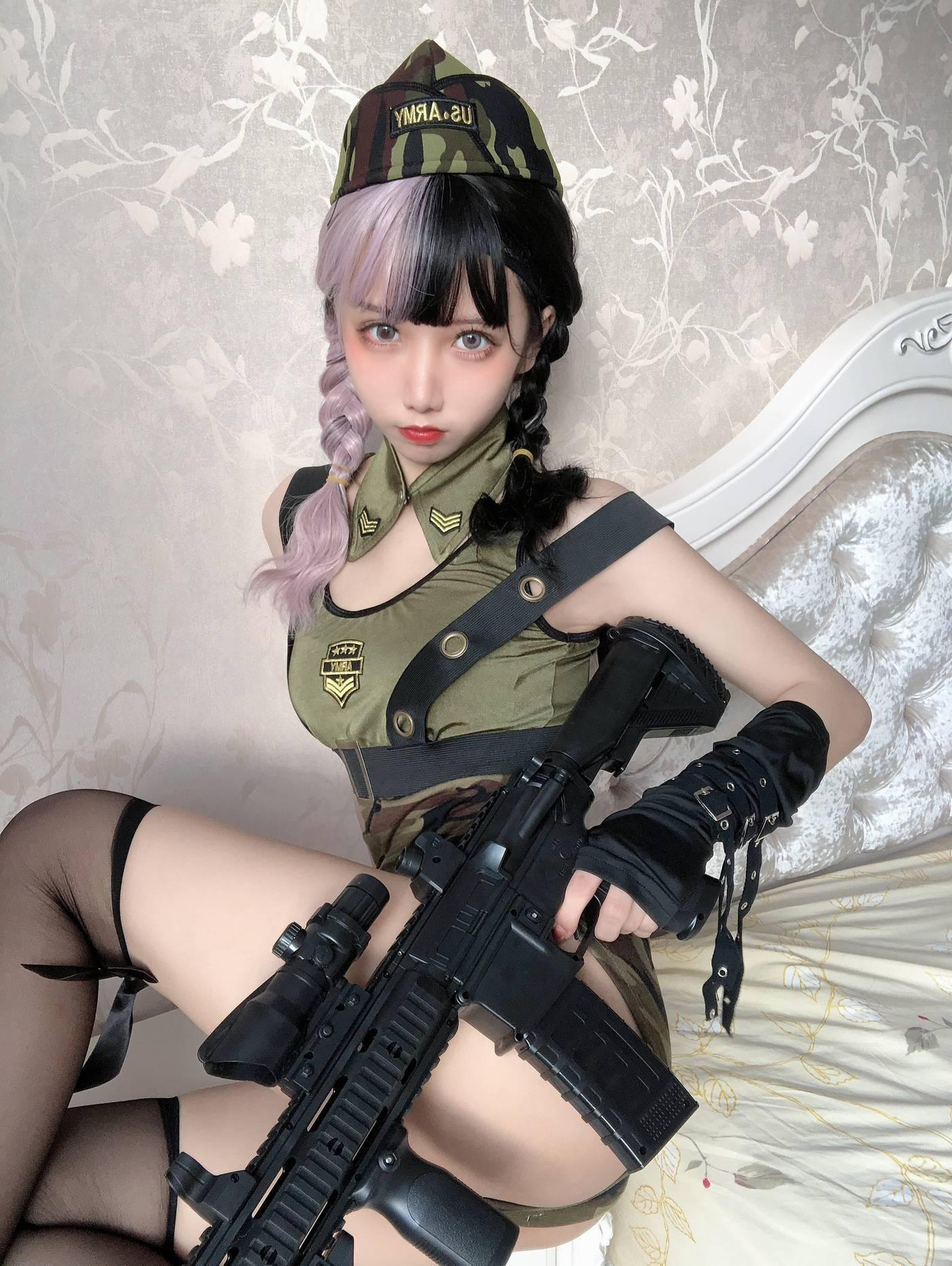 果咩酱w – NO.21 战地甜心 [20P]插图8