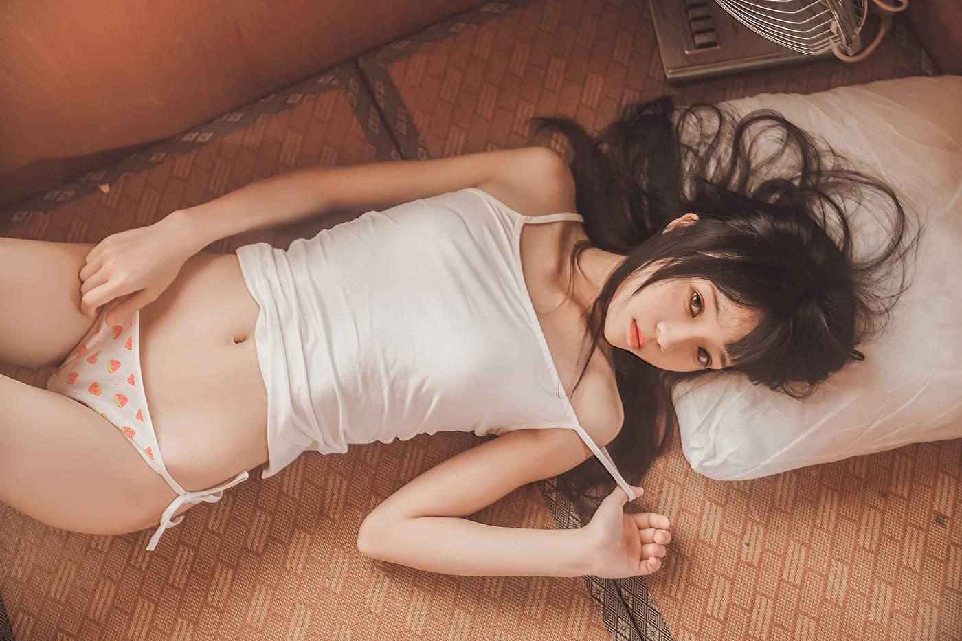 桜桃喵 – NO.50 未熟1 小背心换水手服 [144P]插图