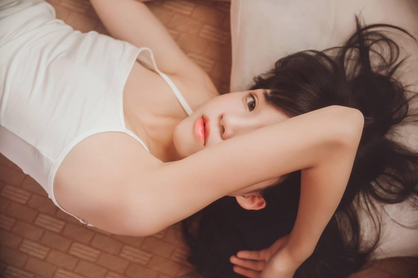 桜桃喵 – NO.50 未熟1 小背心换水手服 [144P]插图2