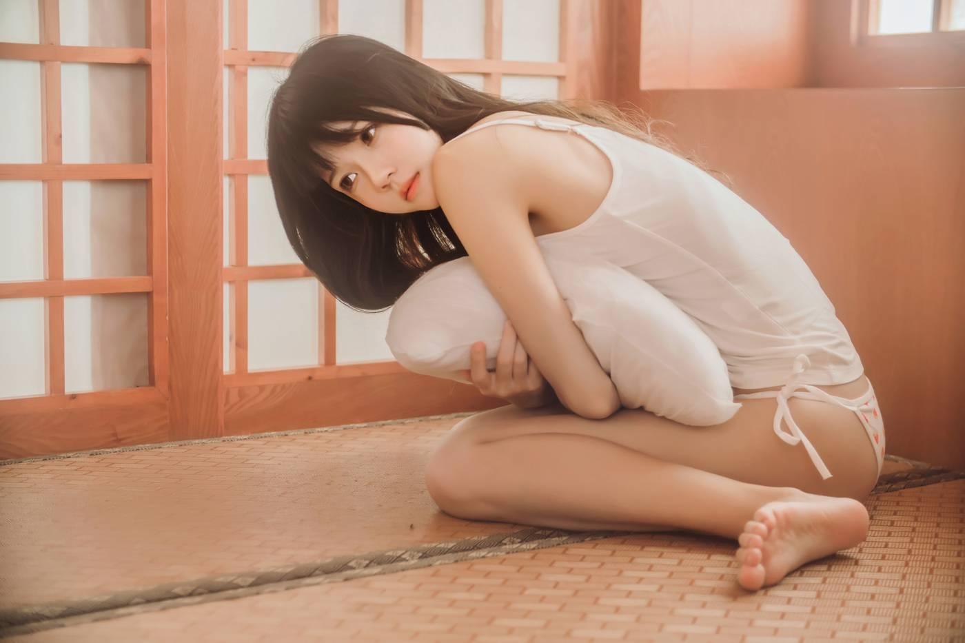 桜桃喵 – NO.50 未熟1 小背心换水手服 [144P]插图
